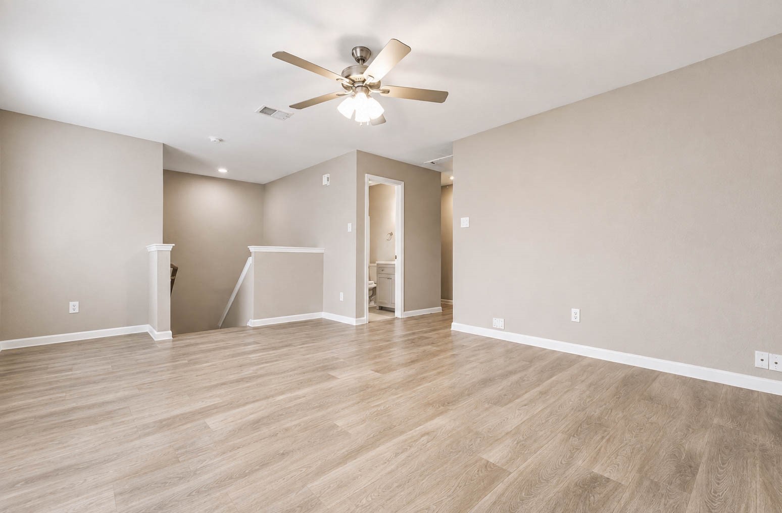 9506 Lasbury Drive Property Photo 17