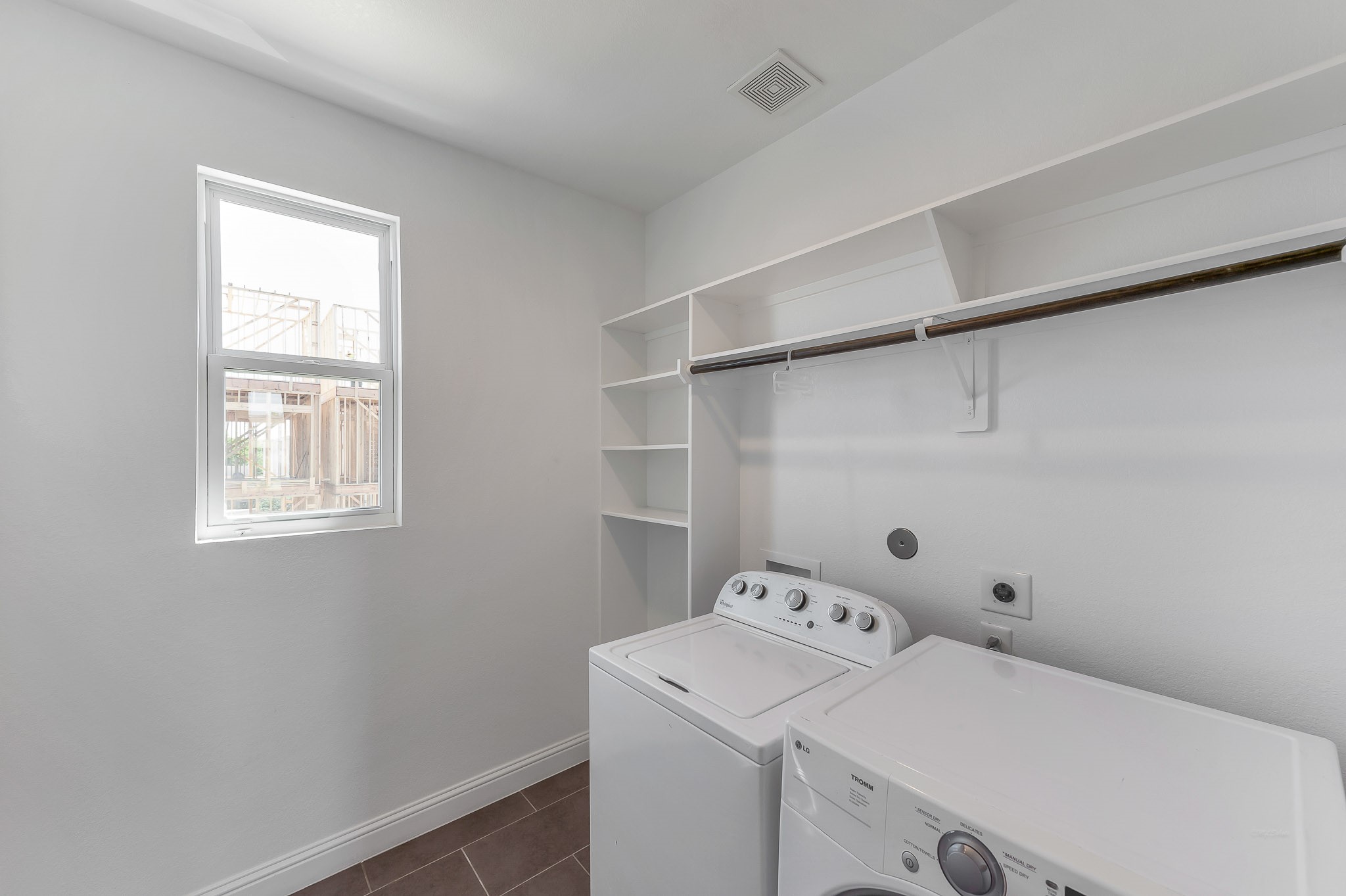 2416 Emancipation Ave Property Photo 3