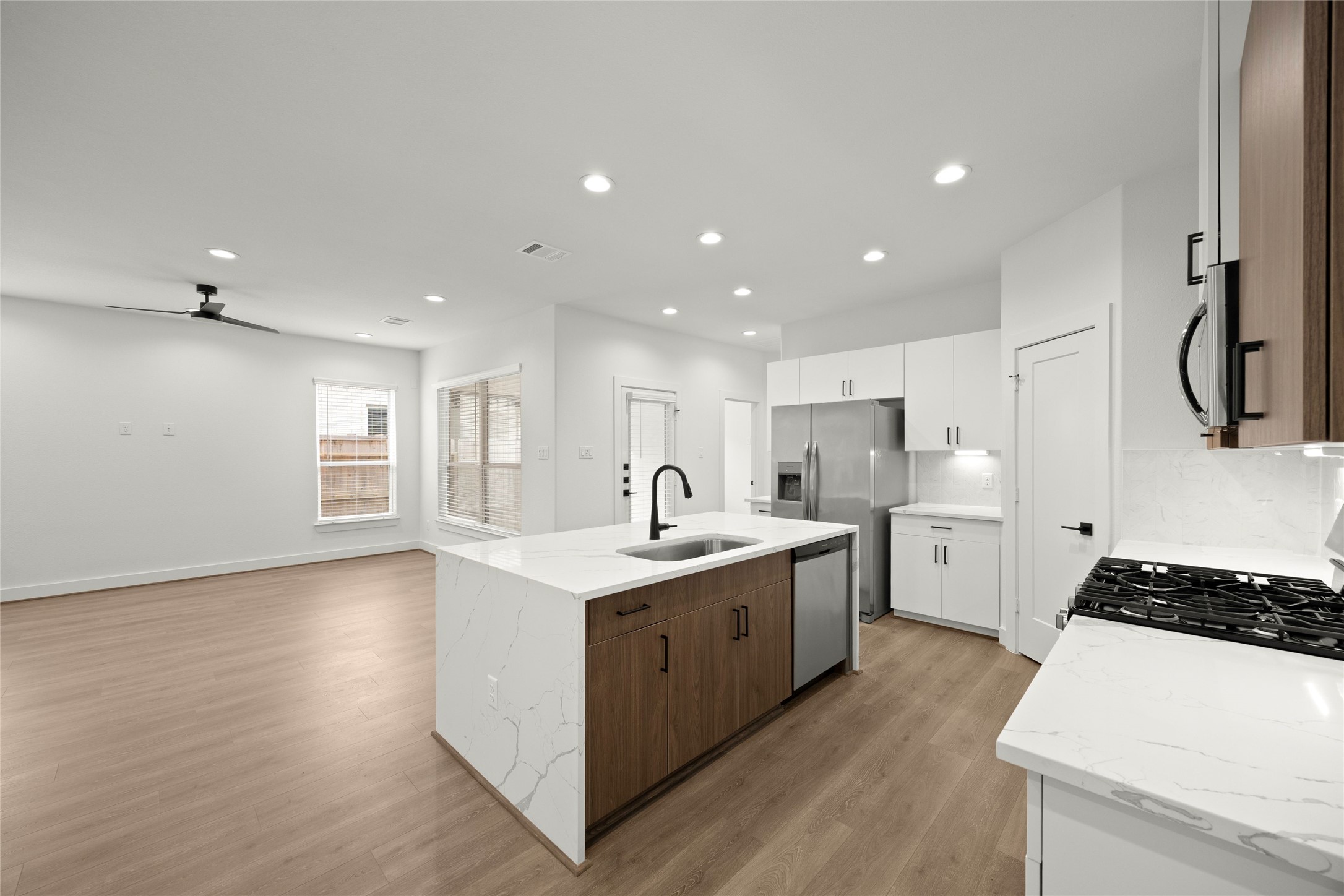 2729 Solbrook Lane Property Photo 4