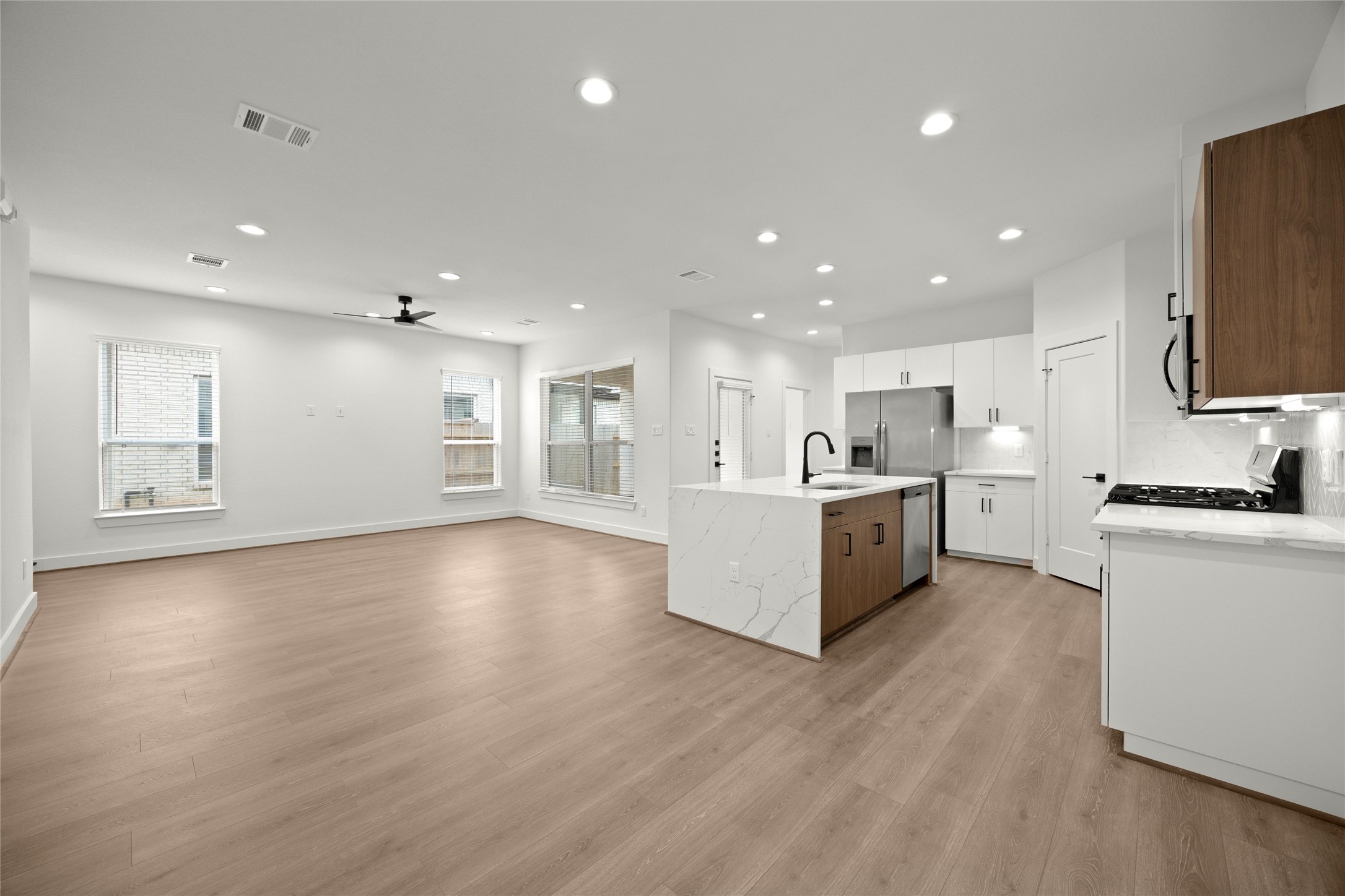 2729 Solbrook Lane Property Photo 11