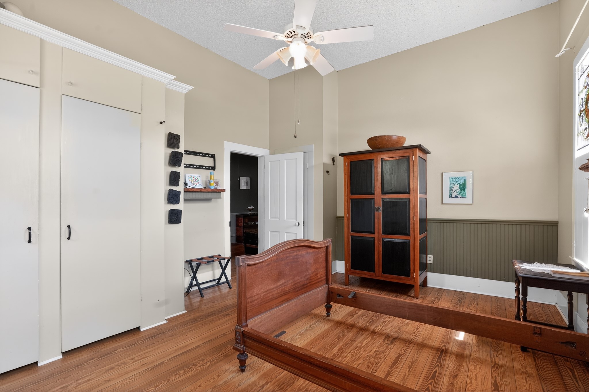 106 E Valverde Street Property Photo 17