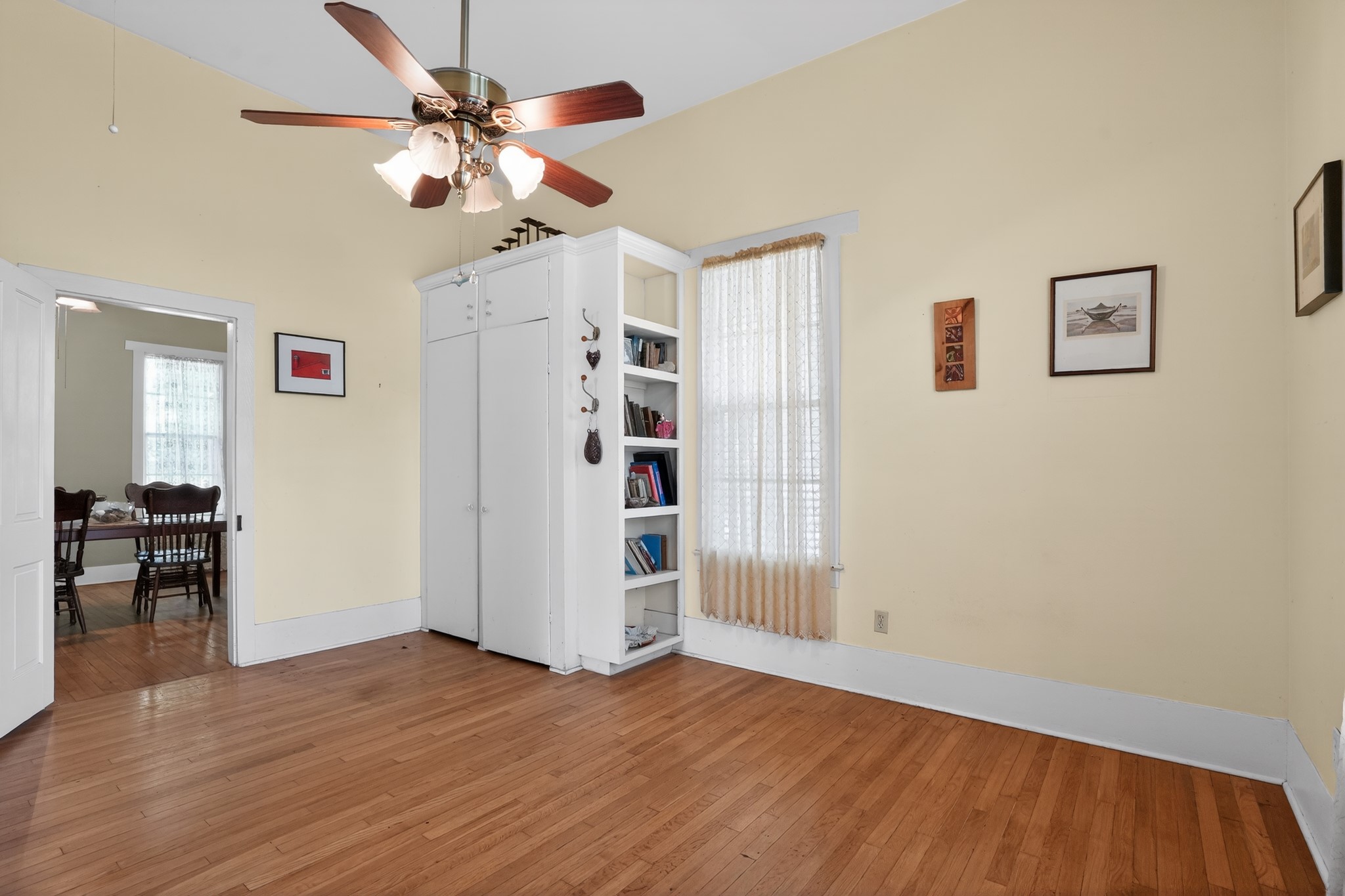 106 E Valverde Street Property Photo 19