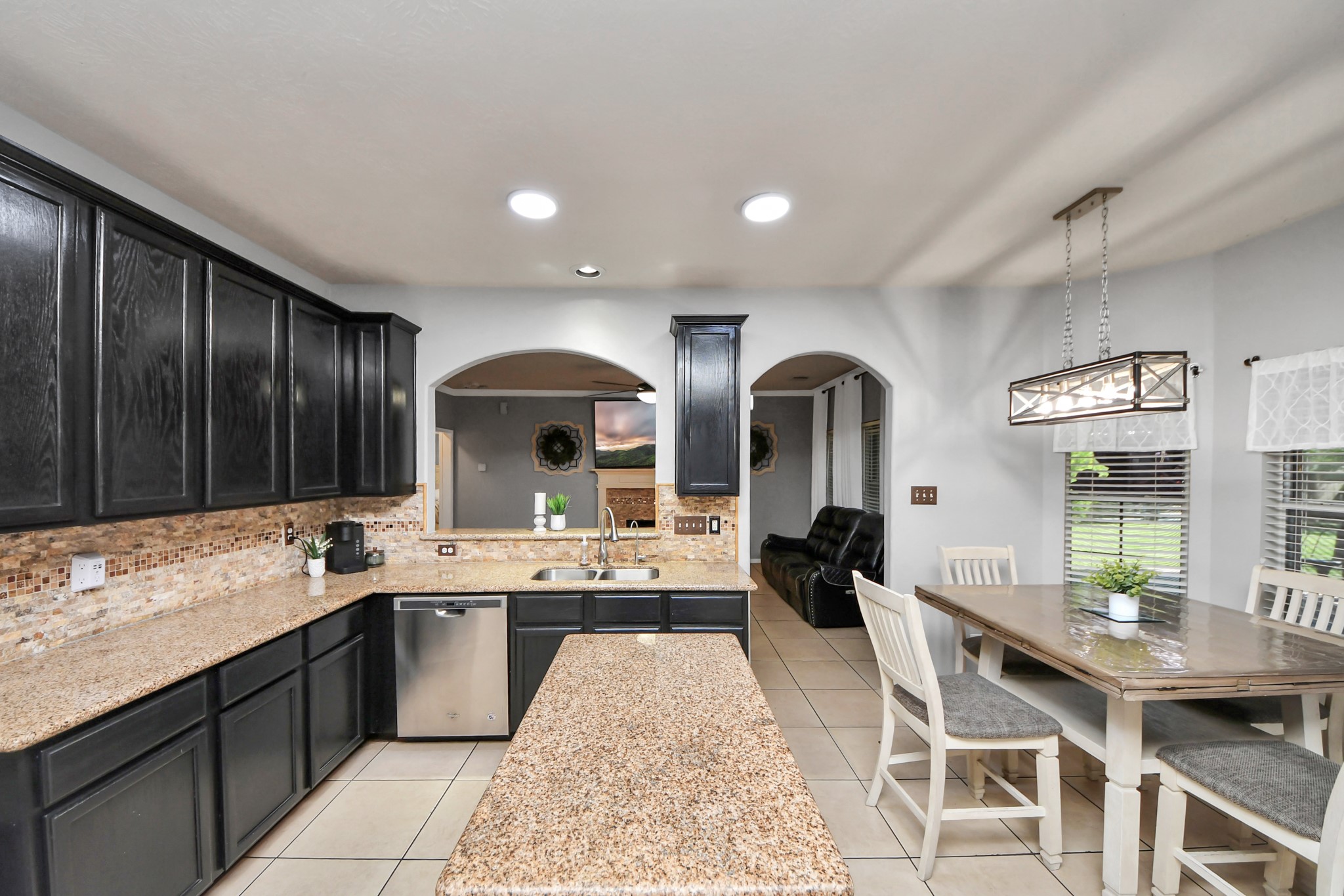 7903 Veranda Drive Property Photo 4