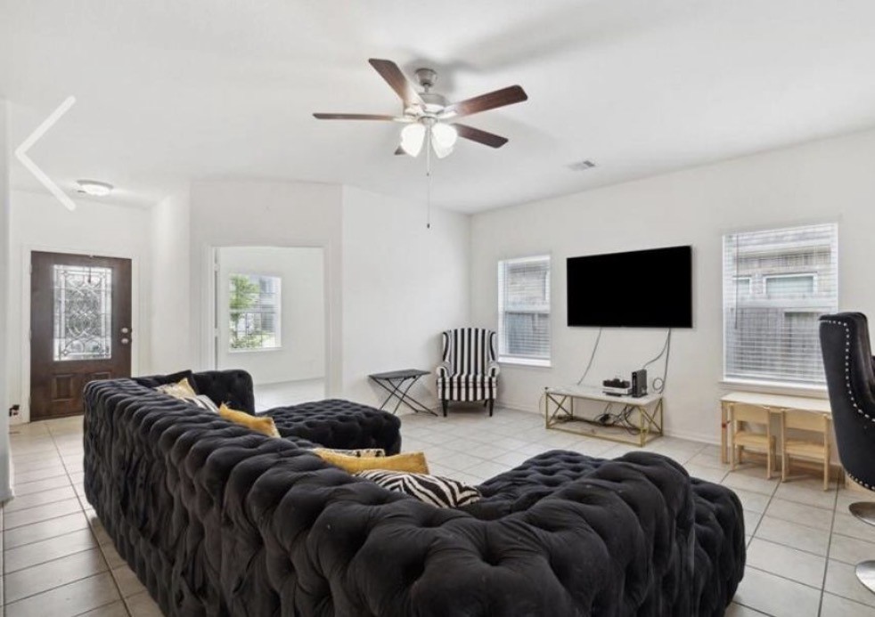 8711 Willet Street Property Photo 3
