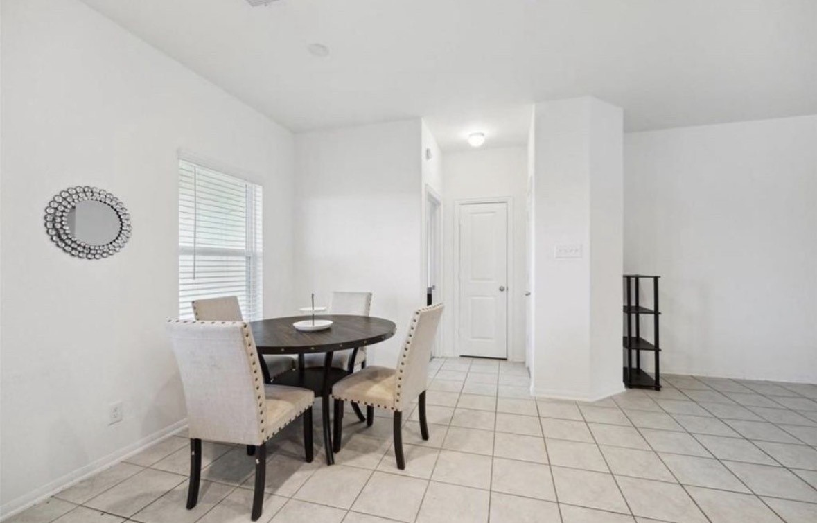 8711 Willet Street Property Photo 7