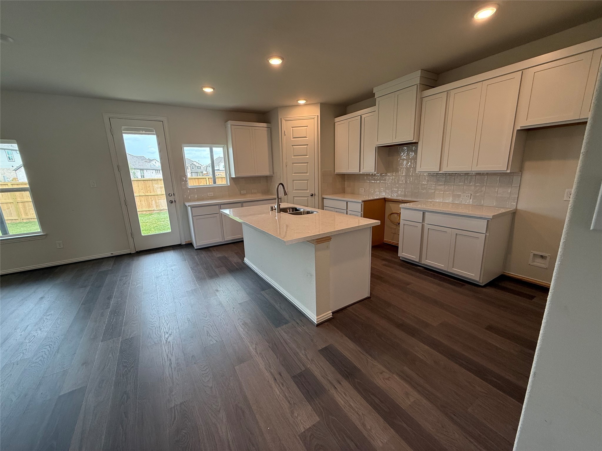 2018 Cape Cod Court Property Photo 5