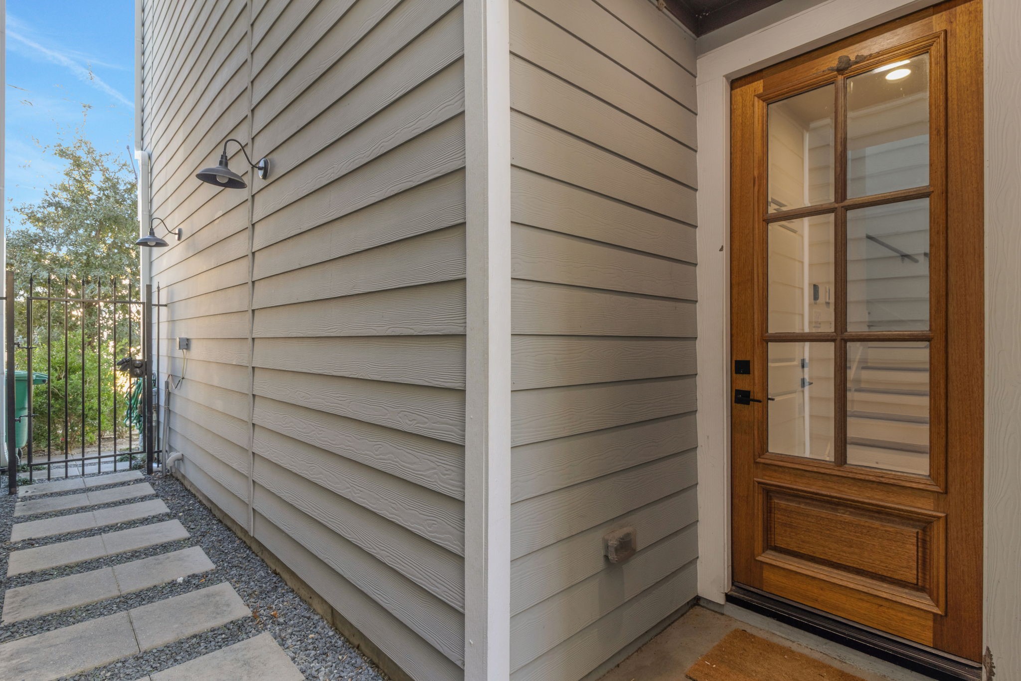 1526 Chestnut Street Property Photo 4