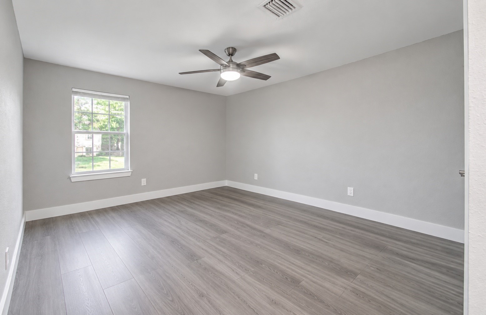 536 Robert E Lee Drive Property Photo 13