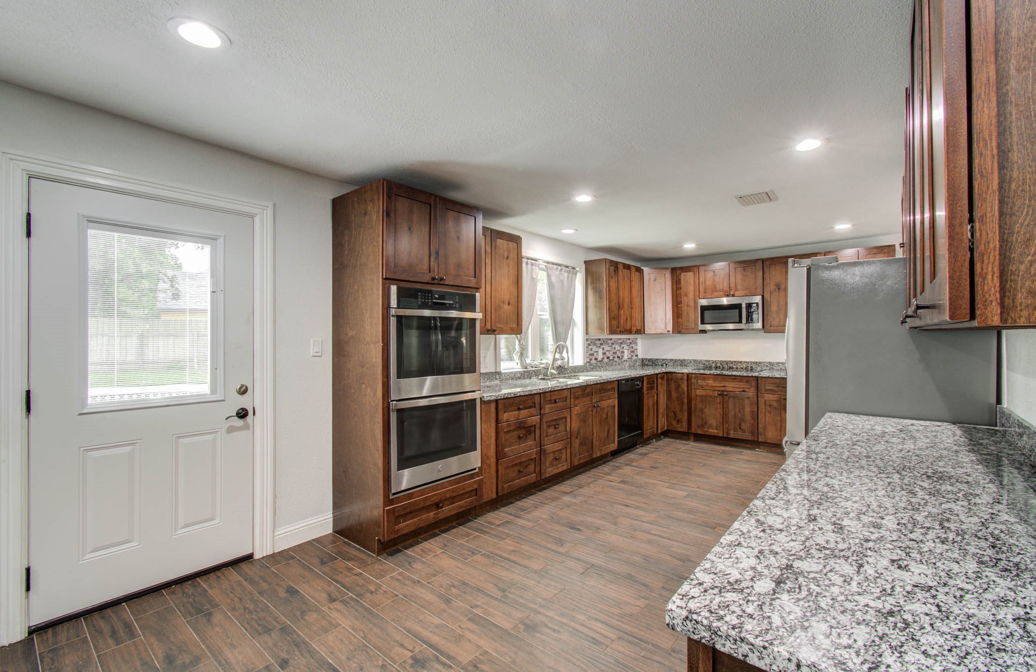 536 Robert E Lee Drive Property Photo 14