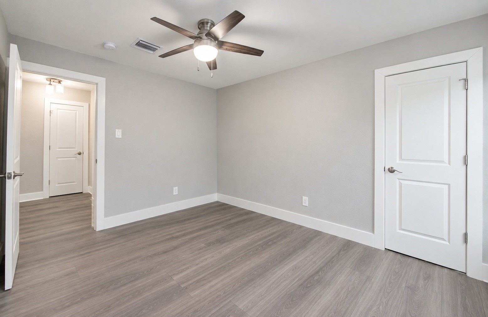 536 Robert E Lee Drive Property Photo 21