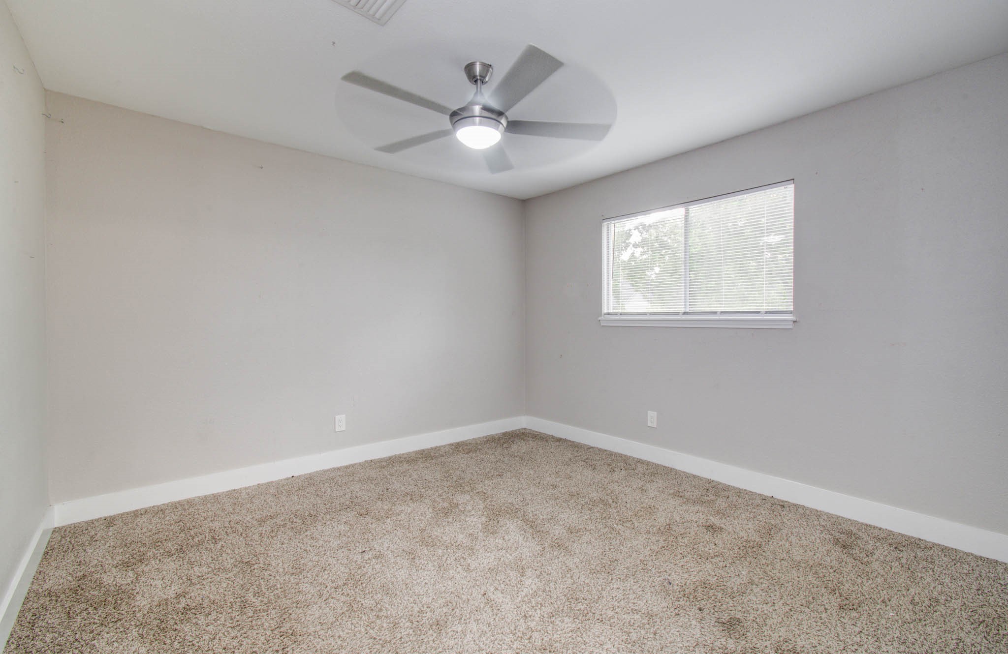 536 Robert E Lee Drive Property Photo 34