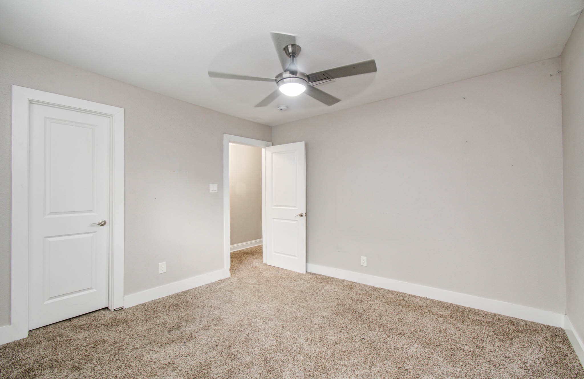 536 Robert E Lee Drive Property Photo 35