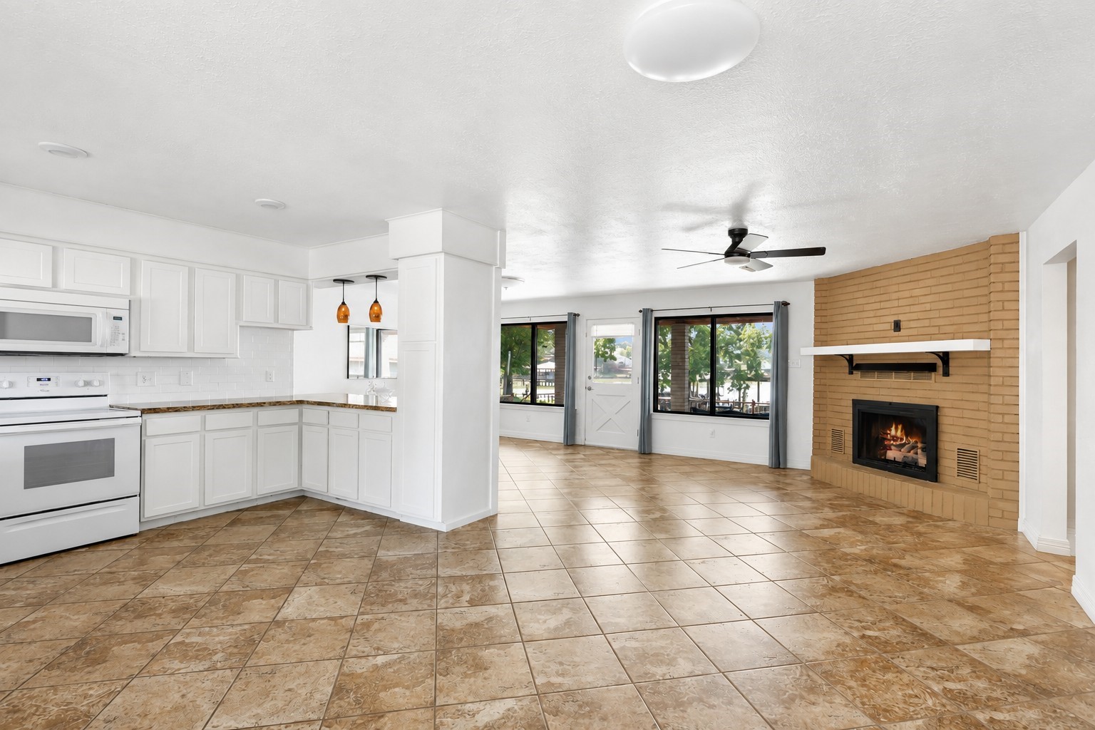 406 Kickapoo Drive Property Photo 11