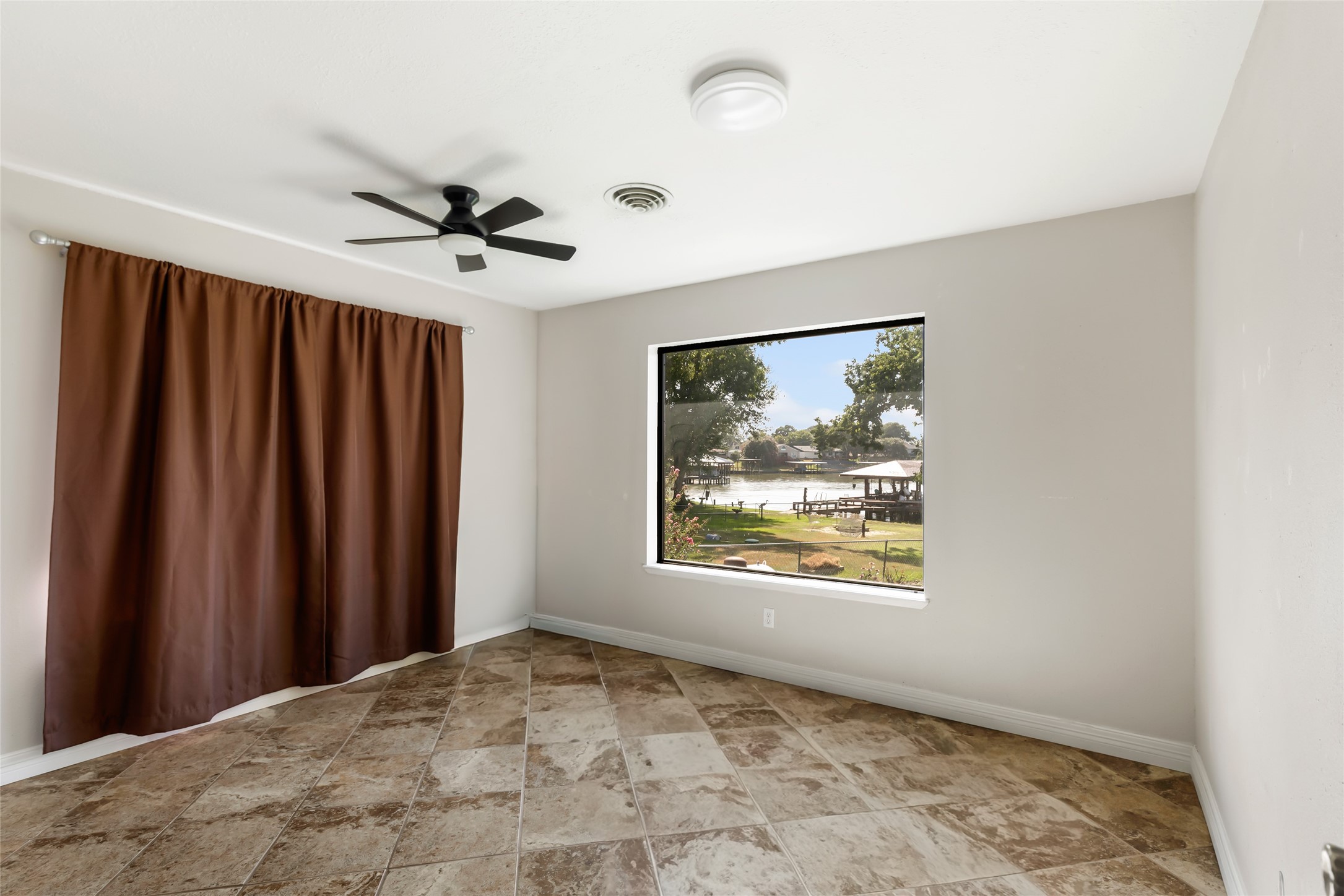 406 Kickapoo Drive Property Photo 16