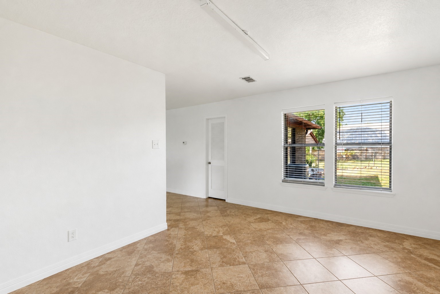 406 Kickapoo Drive Property Photo 18