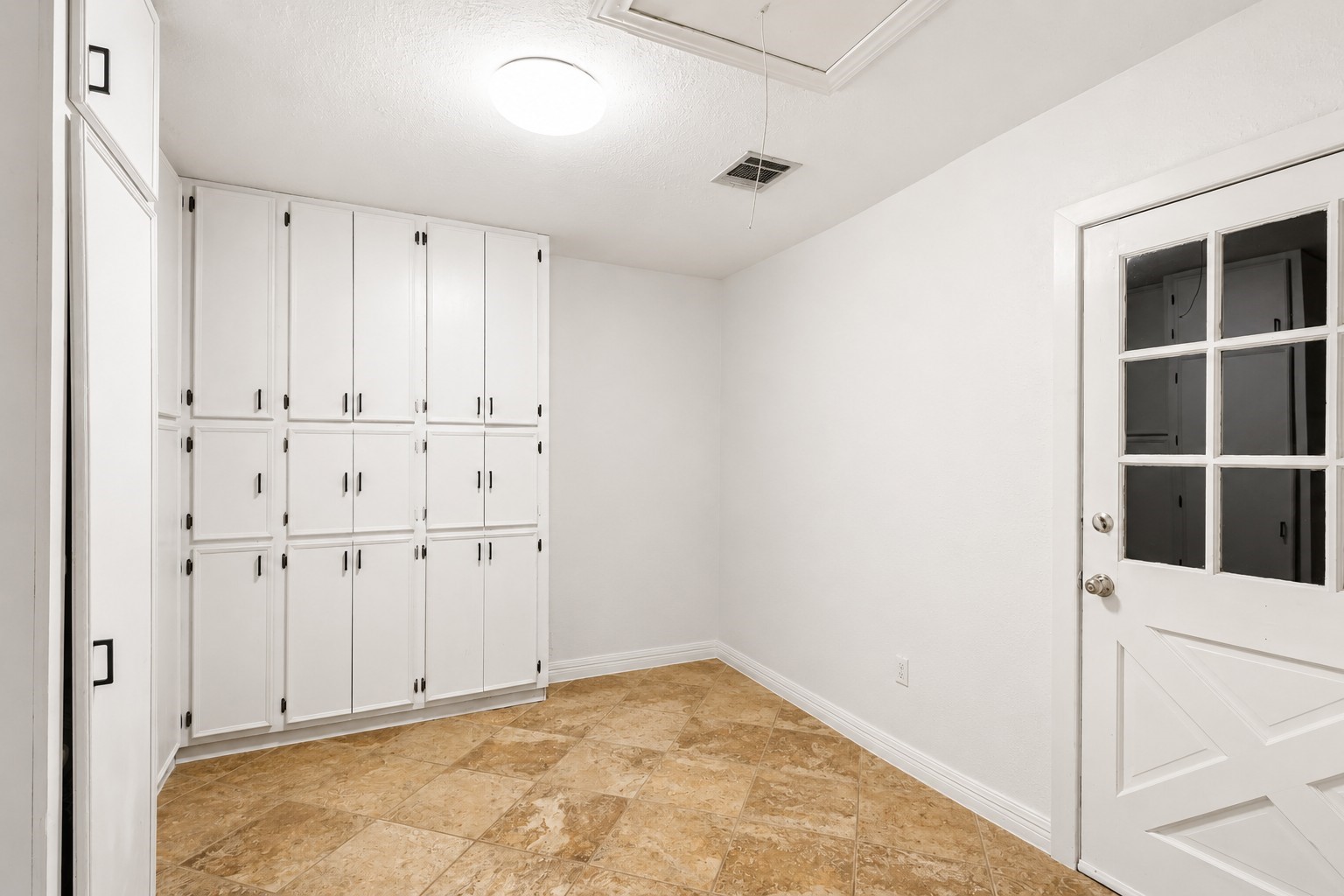 406 Kickapoo Drive Property Photo 31