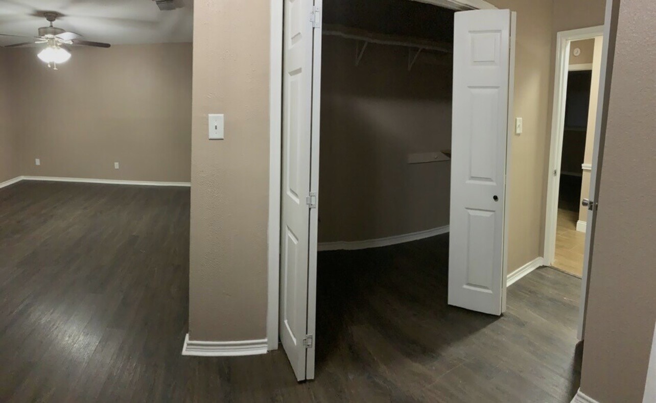 1505 Packsaddle Lane Property Photo 12