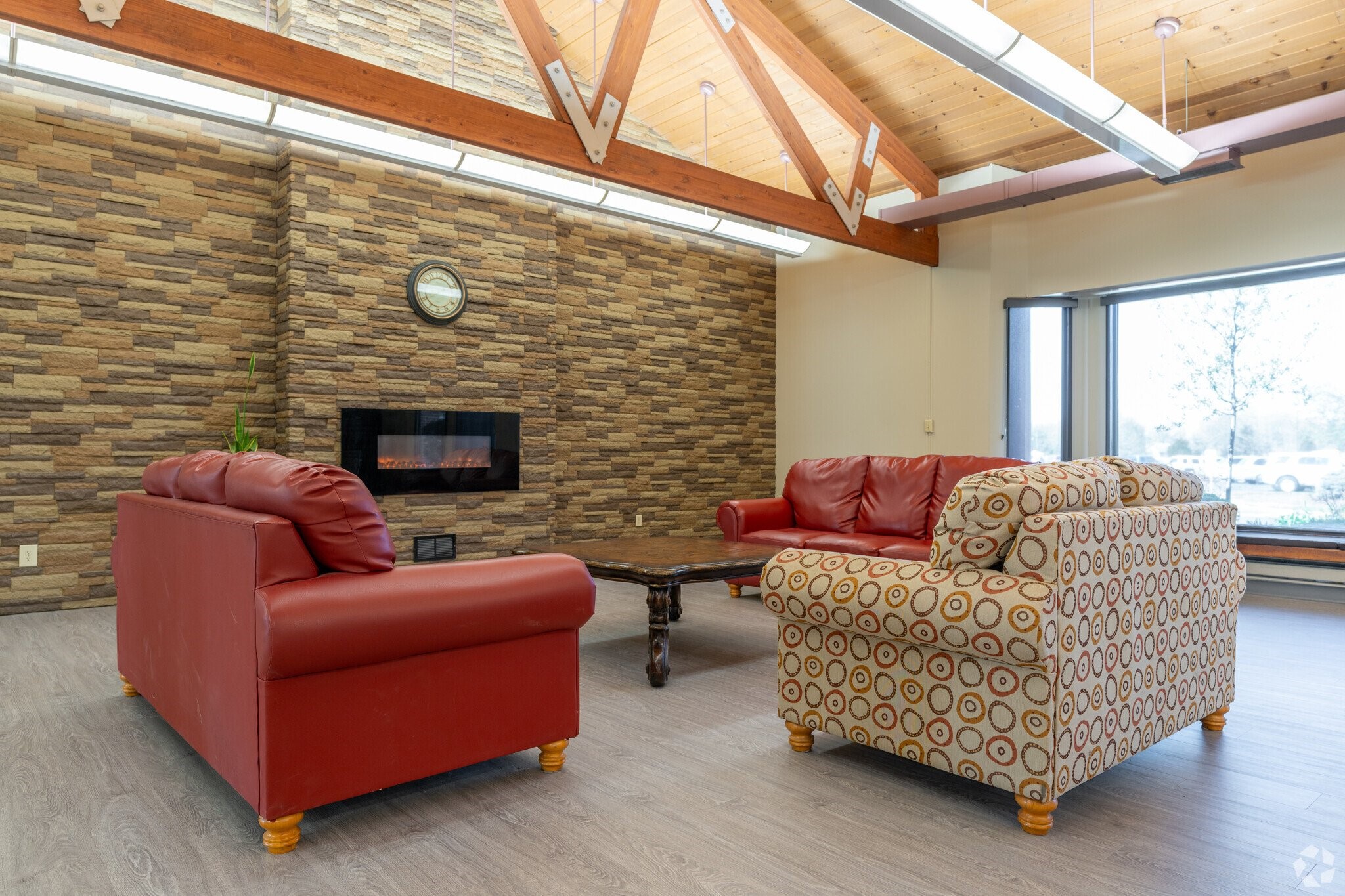 2100 Greentree North Property Photo 8