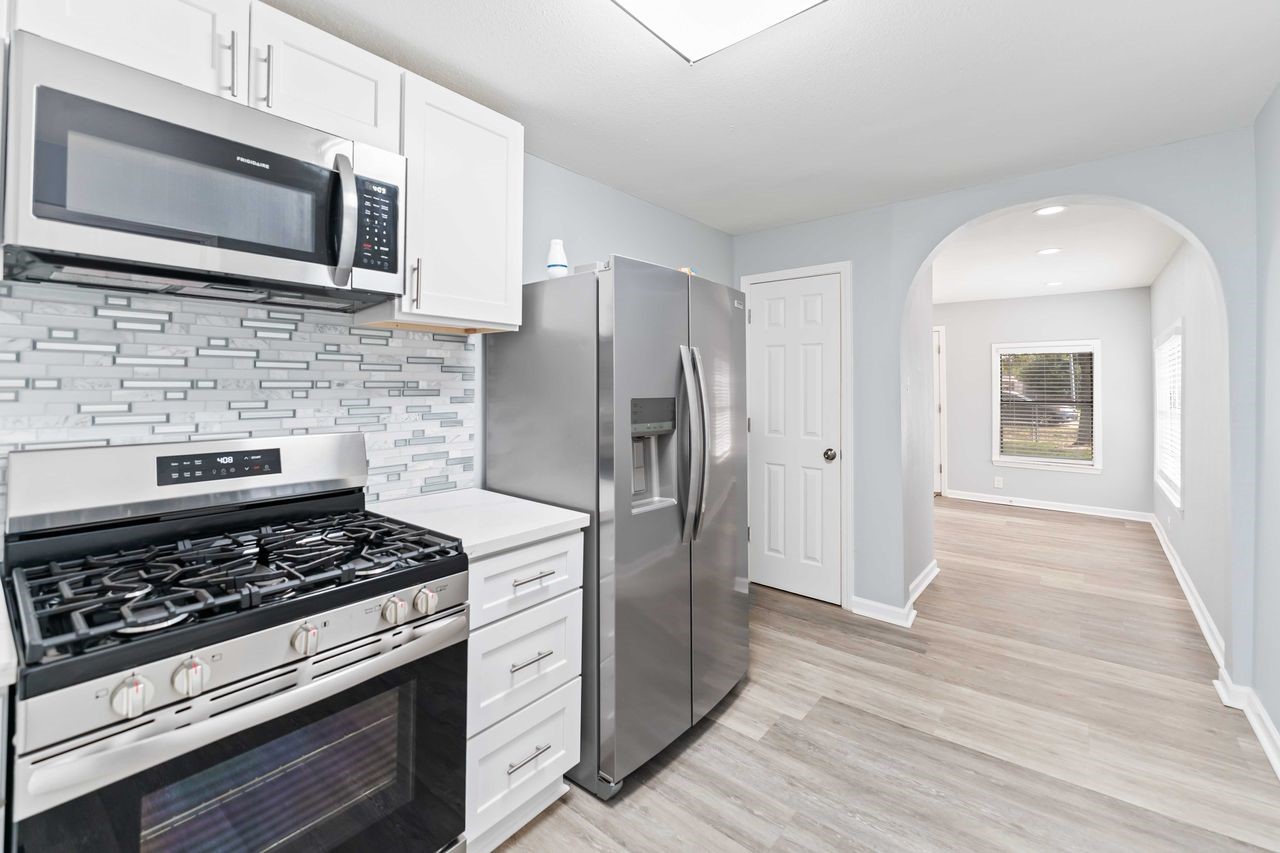 9946 Algiers Road Property Photo 1