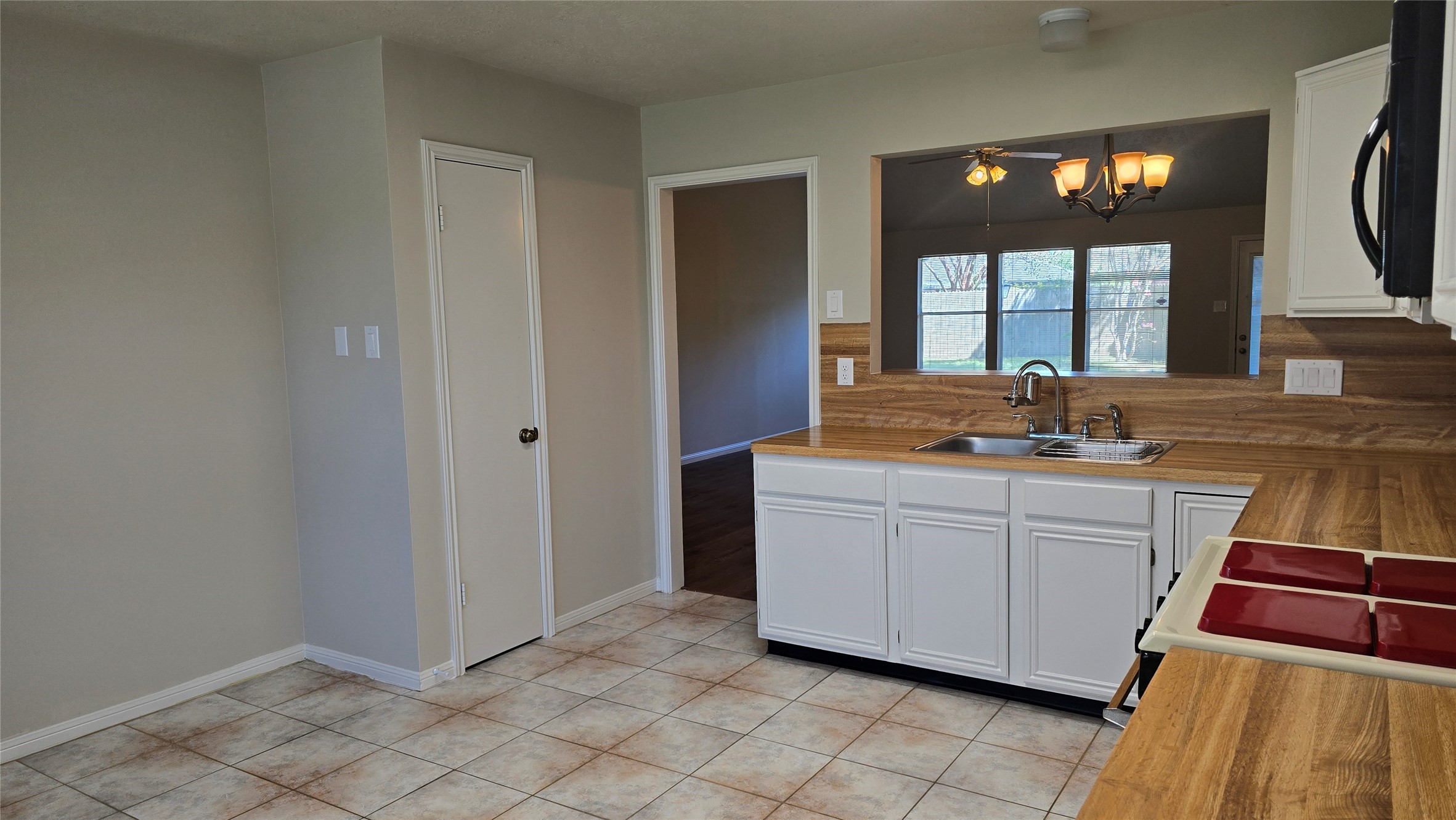 11102 Fall Breeze Drive Property Photo 6