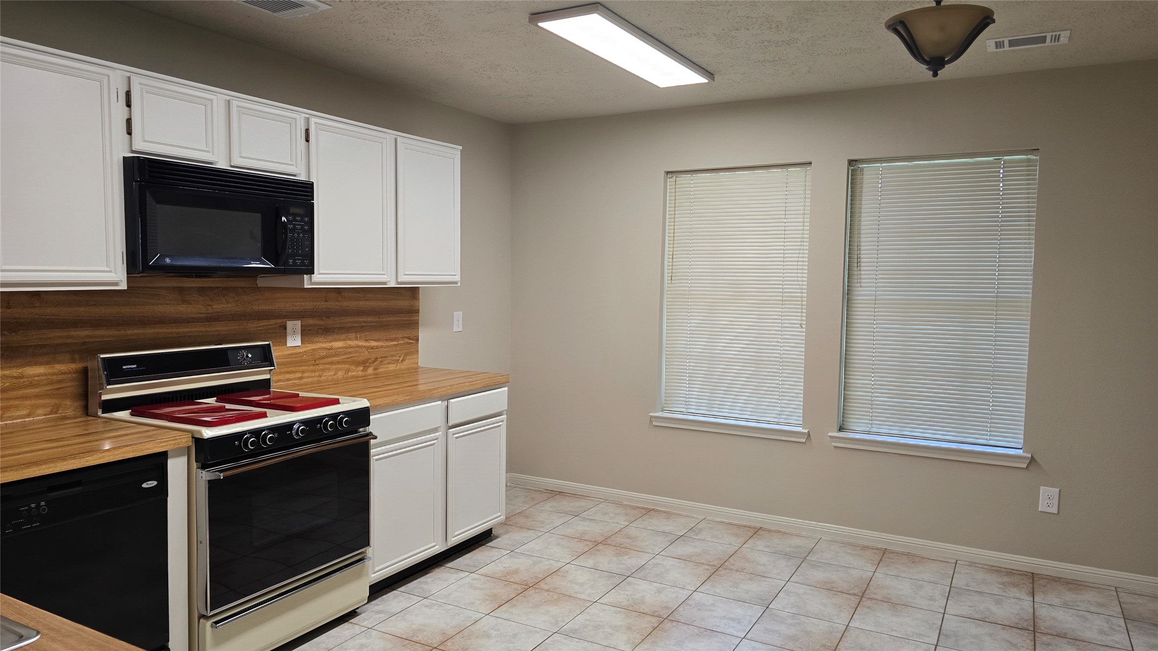 11102 Fall Breeze Drive Property Photo 8