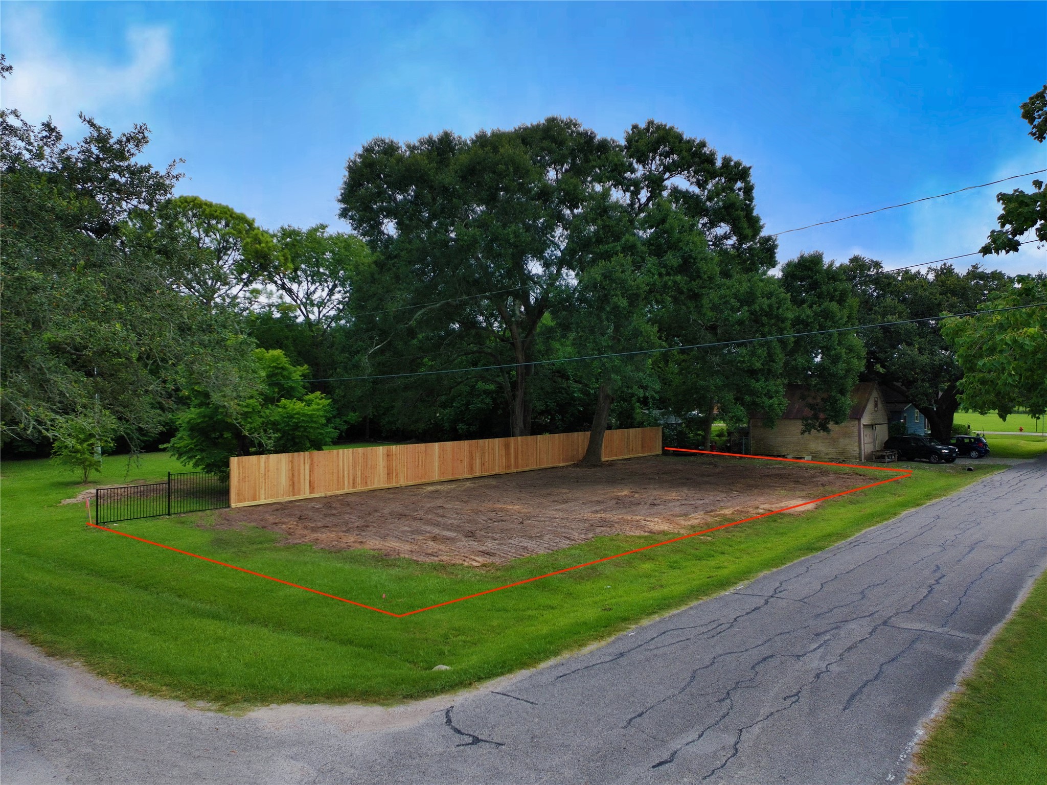1425 W Blum St Property Photo 1