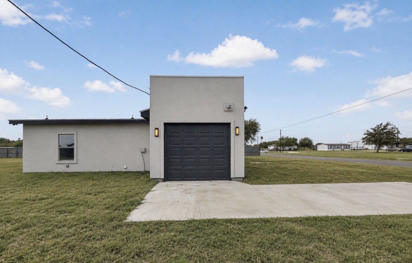 4722 Zaylee Street Property Photo 3