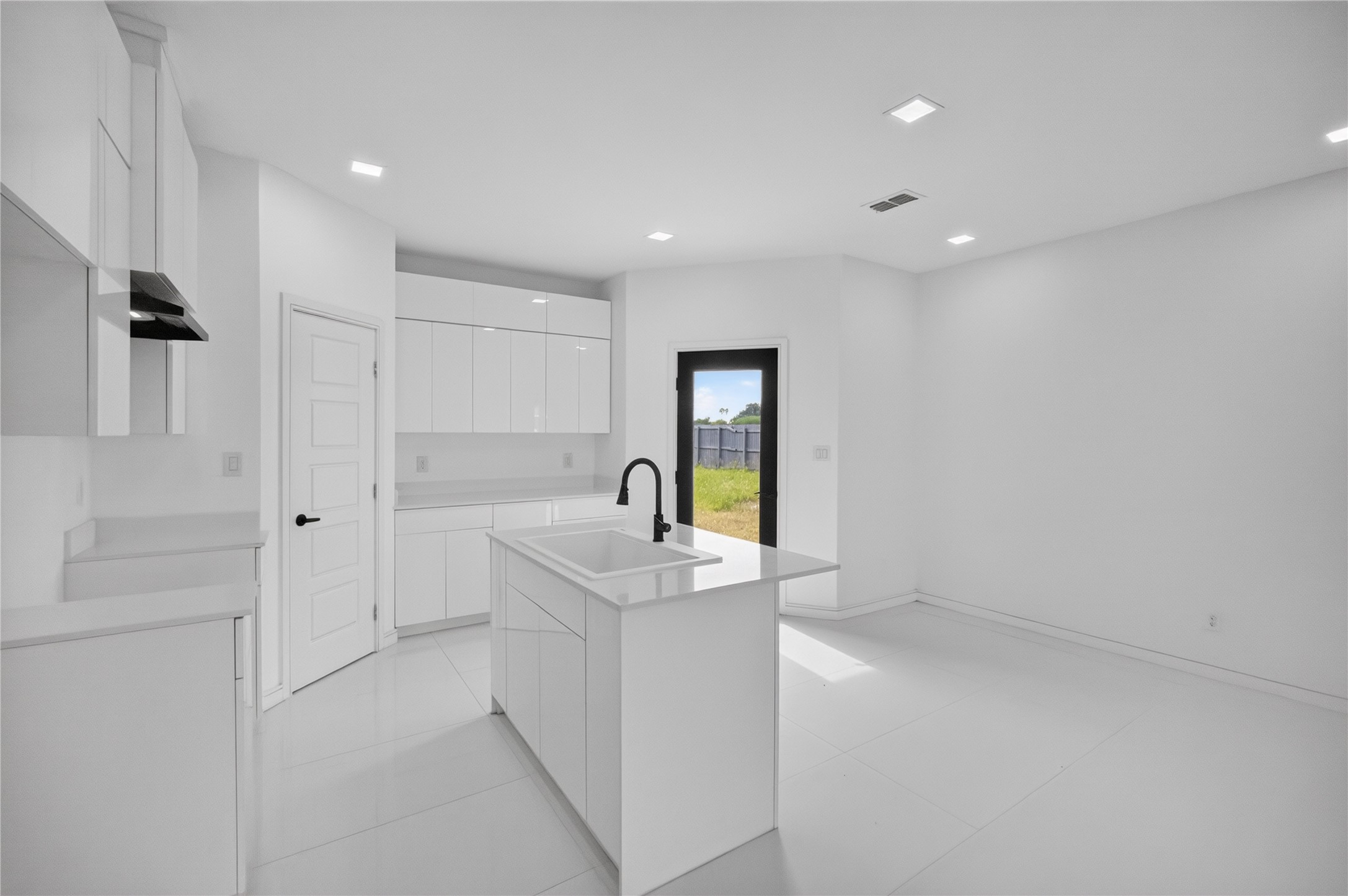 4722 Zaylee Street Property Photo 13