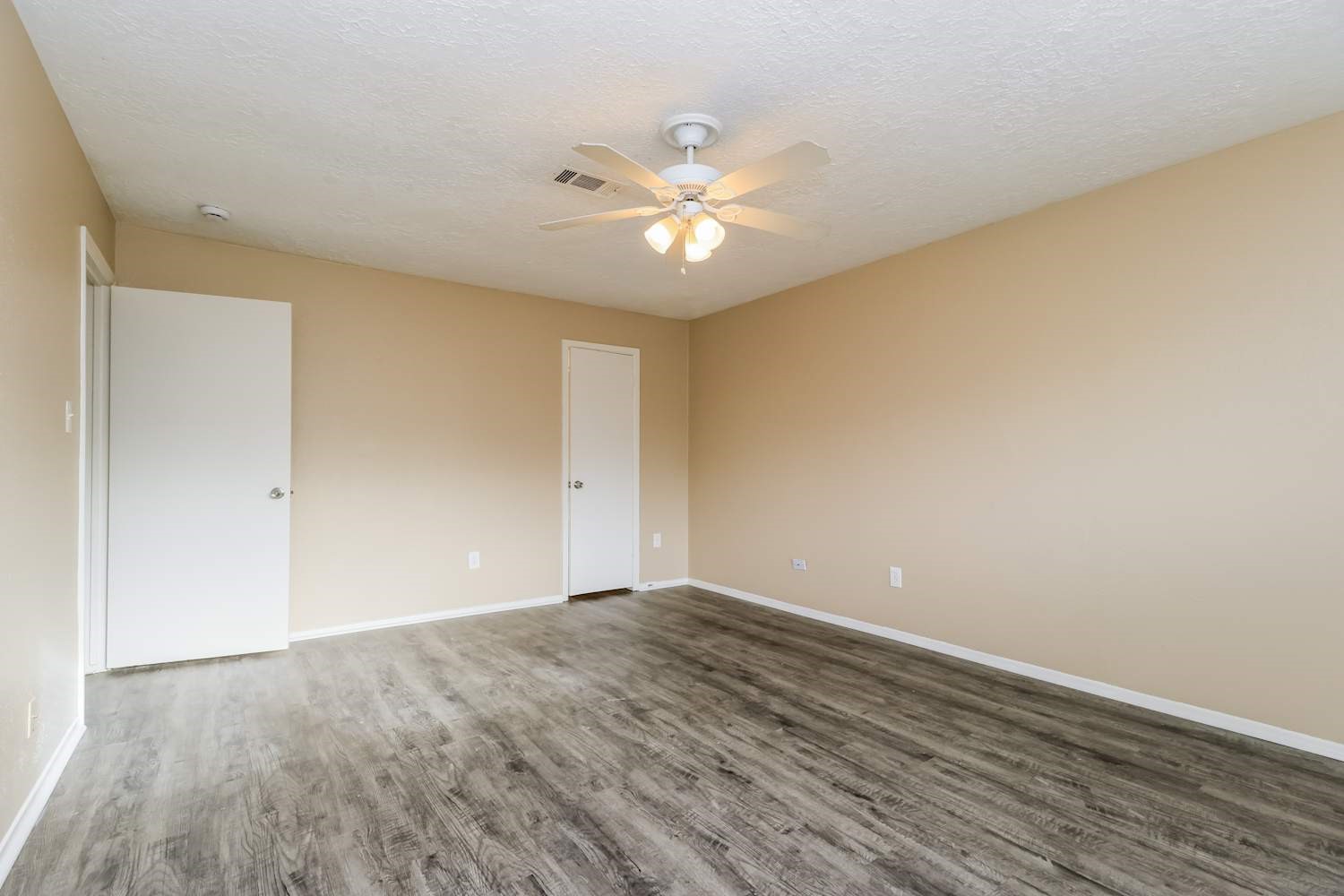23302 Upper Falls Court Property Photo 11