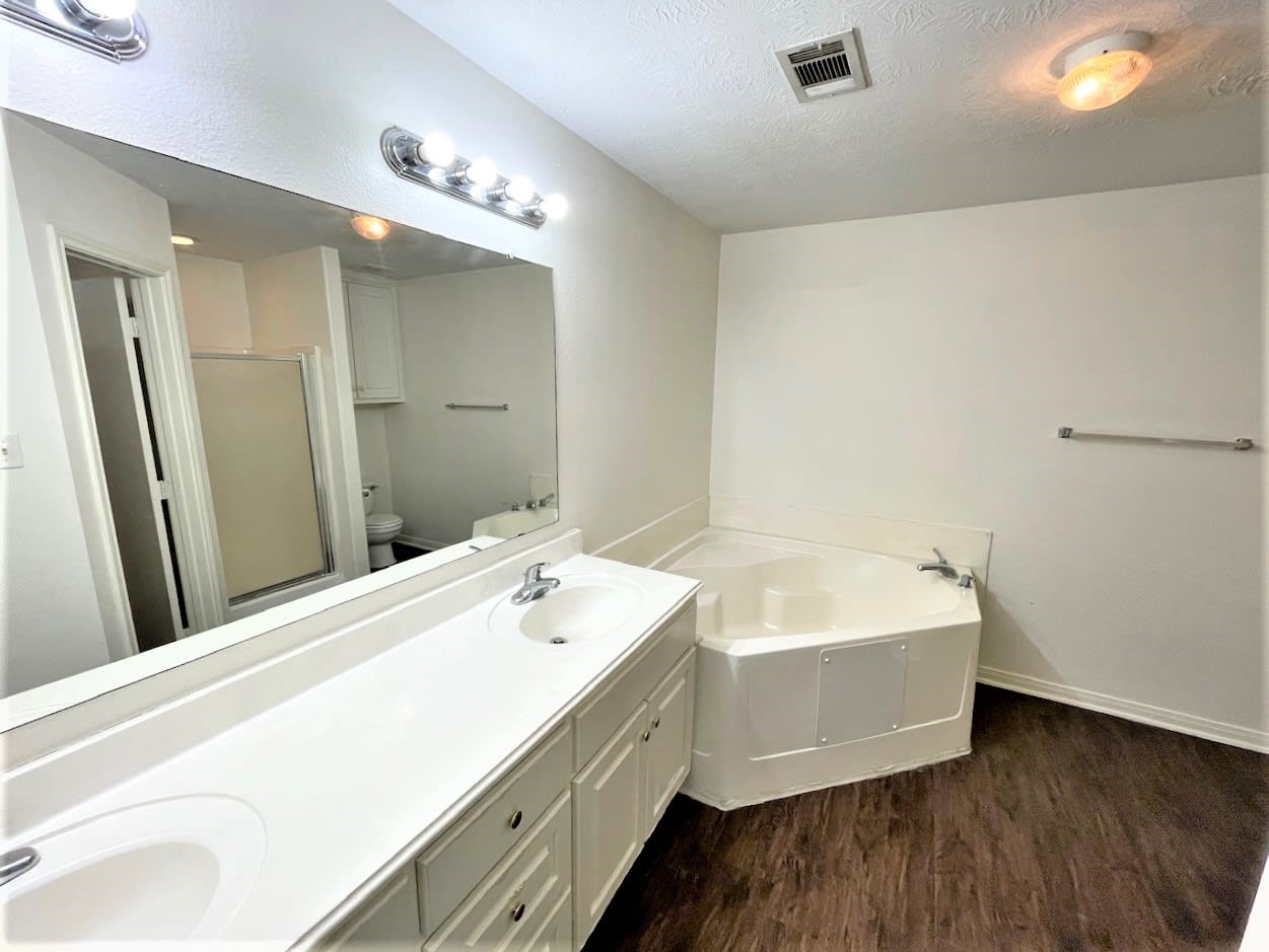 16334 Many Trees Lane Property Photo 10