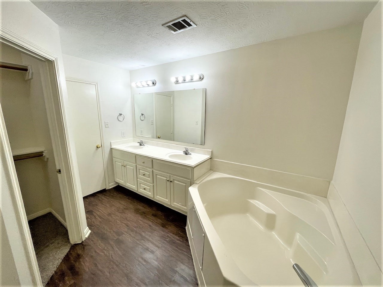 16334 Many Trees Lane Property Photo 11