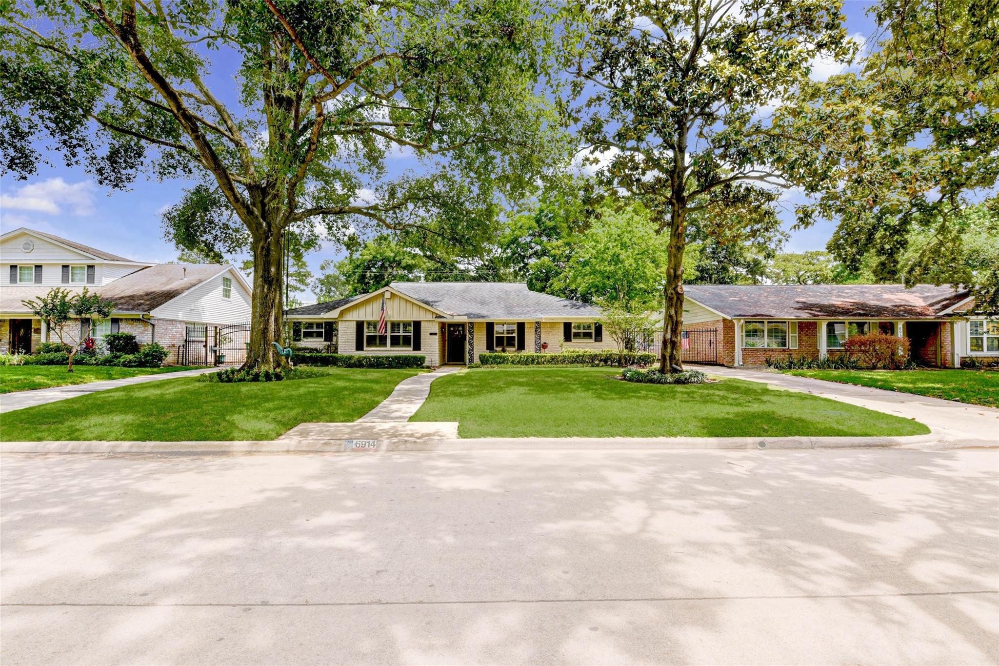 6914 Alderney Drive Property Photo 1