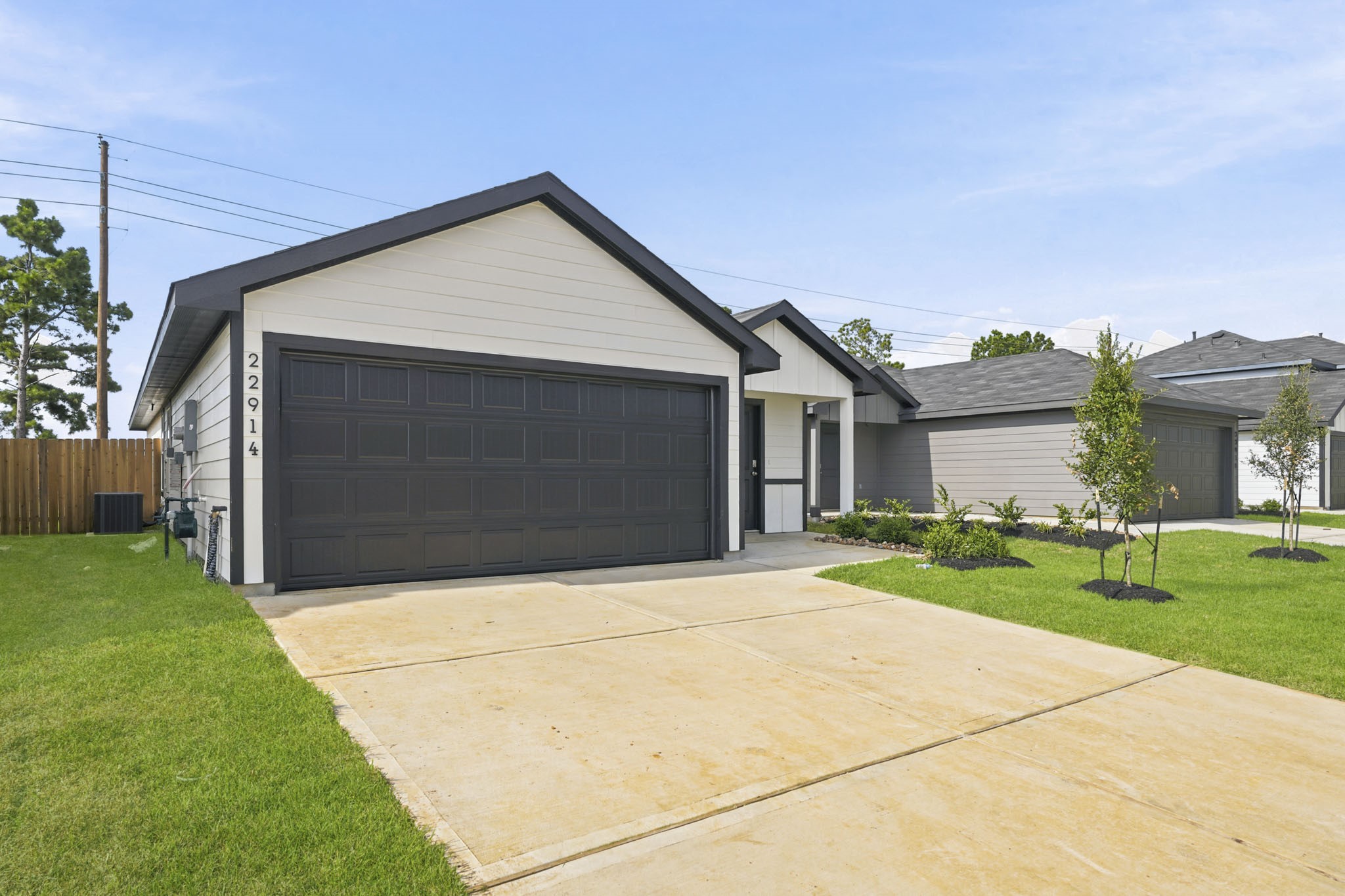 22914 Primrose Wind Lane Property Photo 3