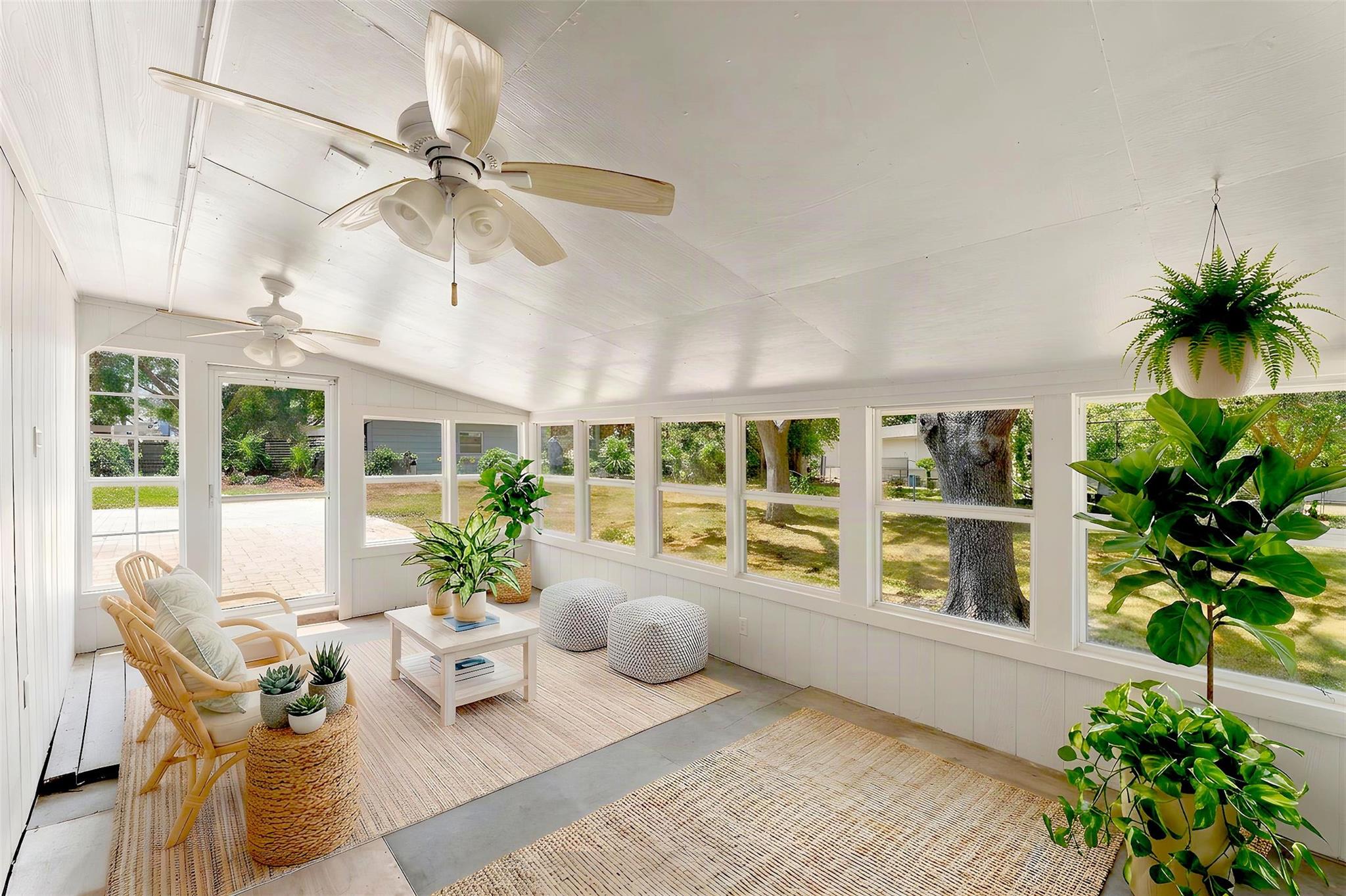 13185 Crest Drive Property Photo 5