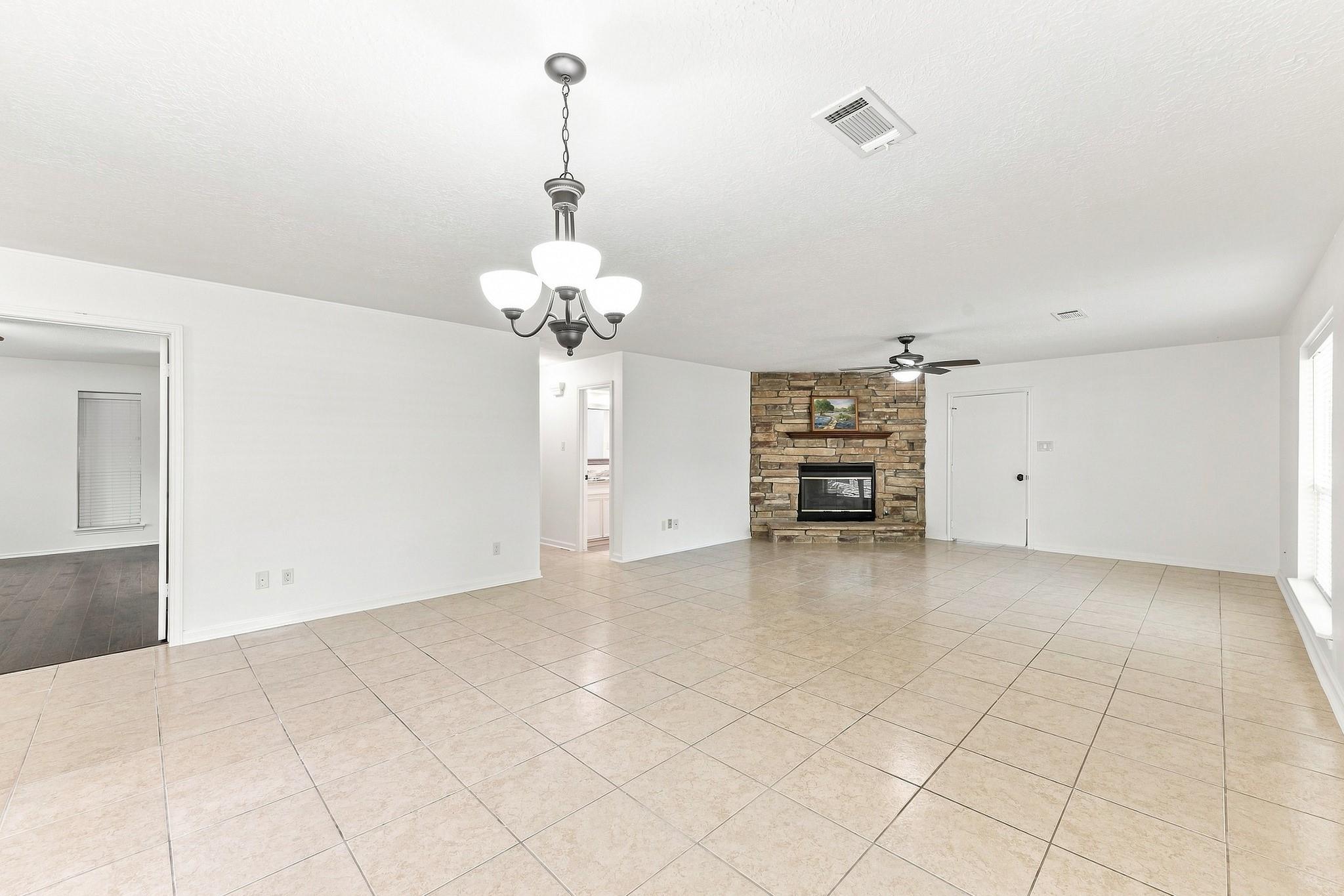 13185 Crest Drive Property Photo 9