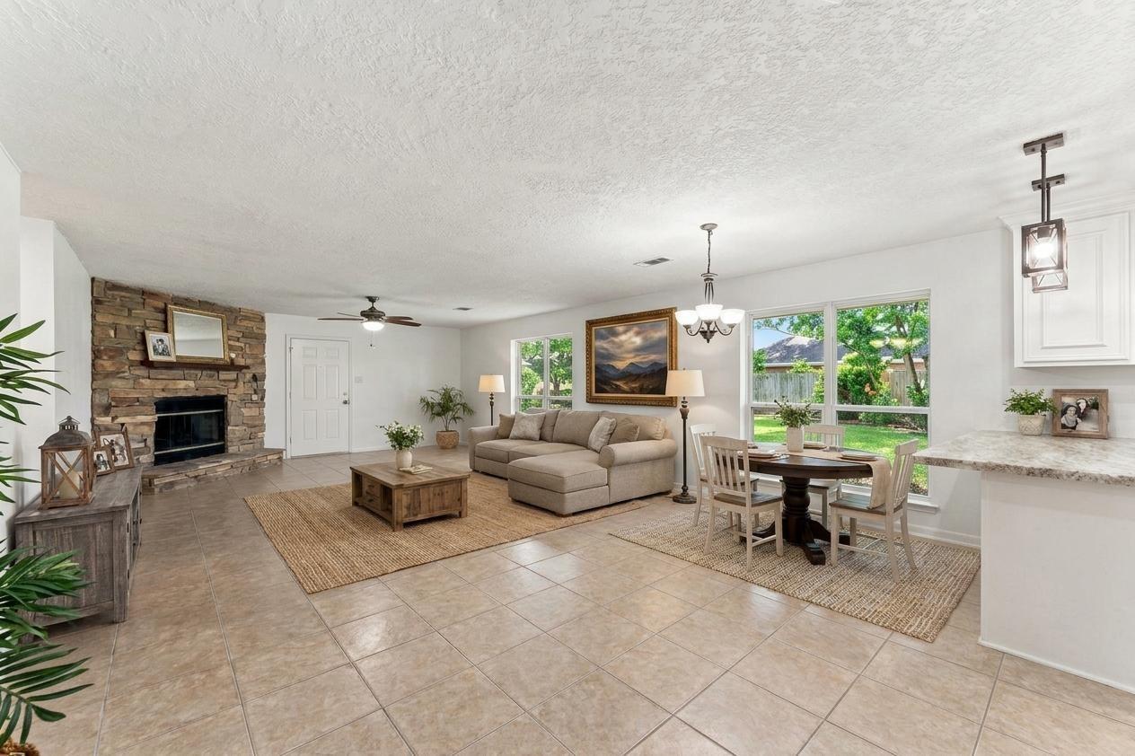 13185 Crest Drive Property Photo 10