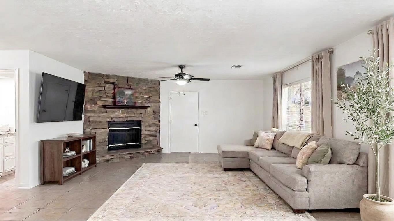 13185 Crest Drive Property Photo 16