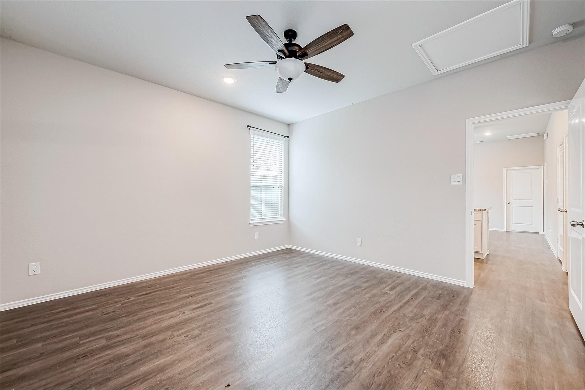 10954 Amblewood Street Property Photo 9