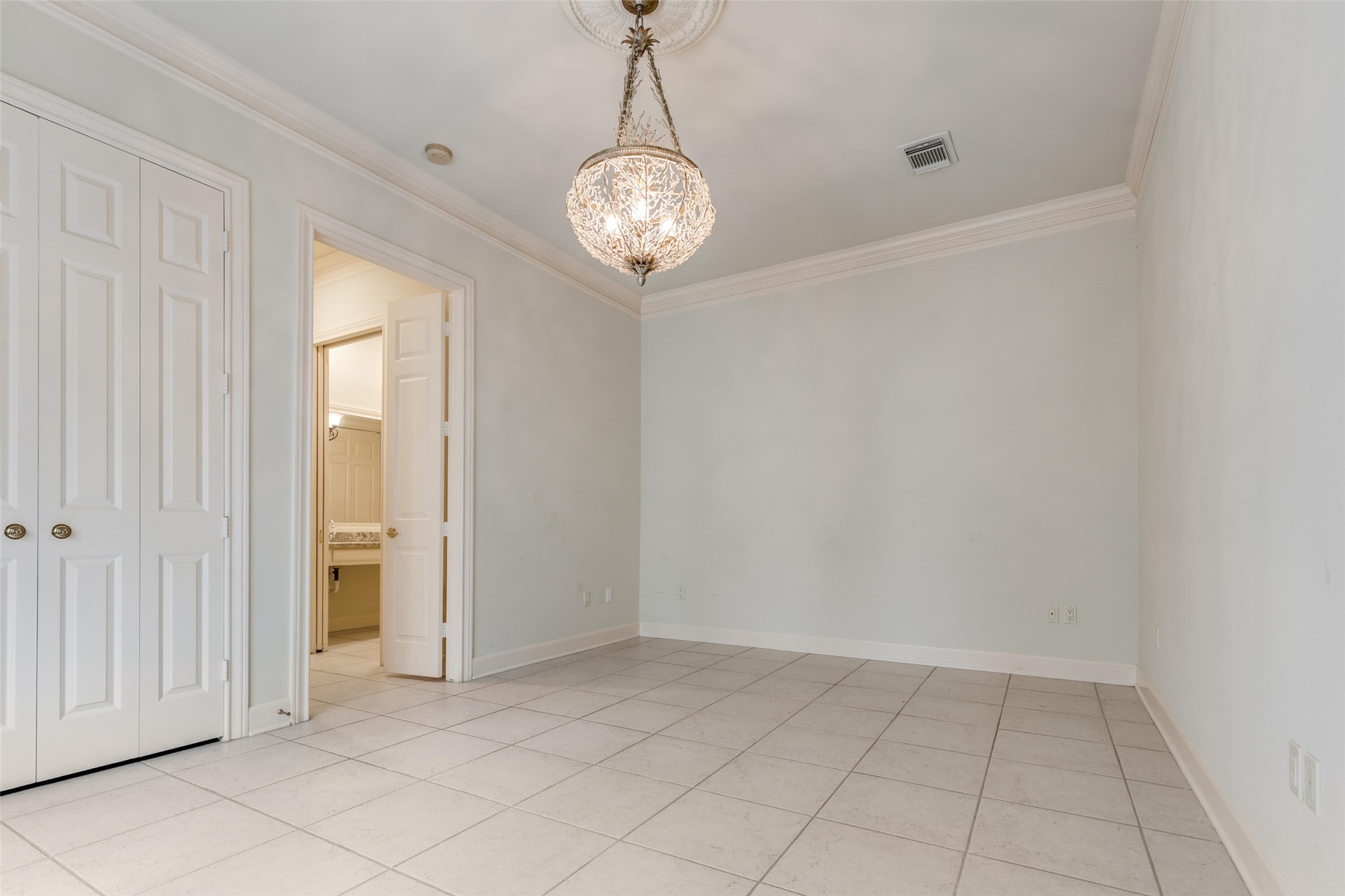 927 Nicholson Street Property Photo 19