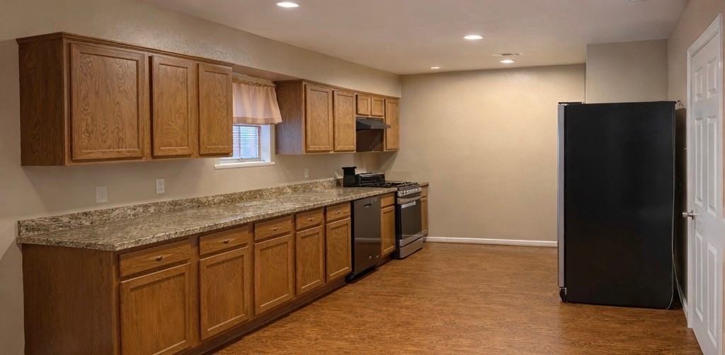 20269 Fieldtree Drive Property Photo 3