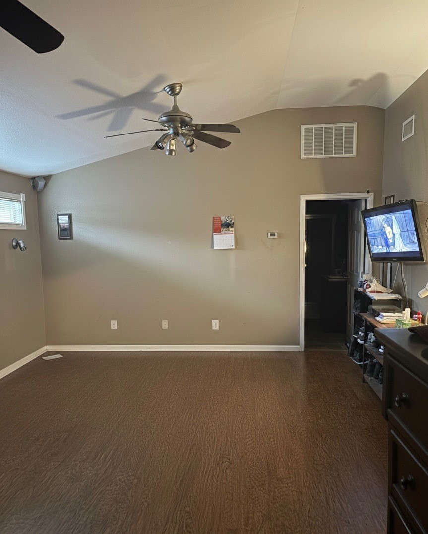 20269 Fieldtree Drive Property Photo 6