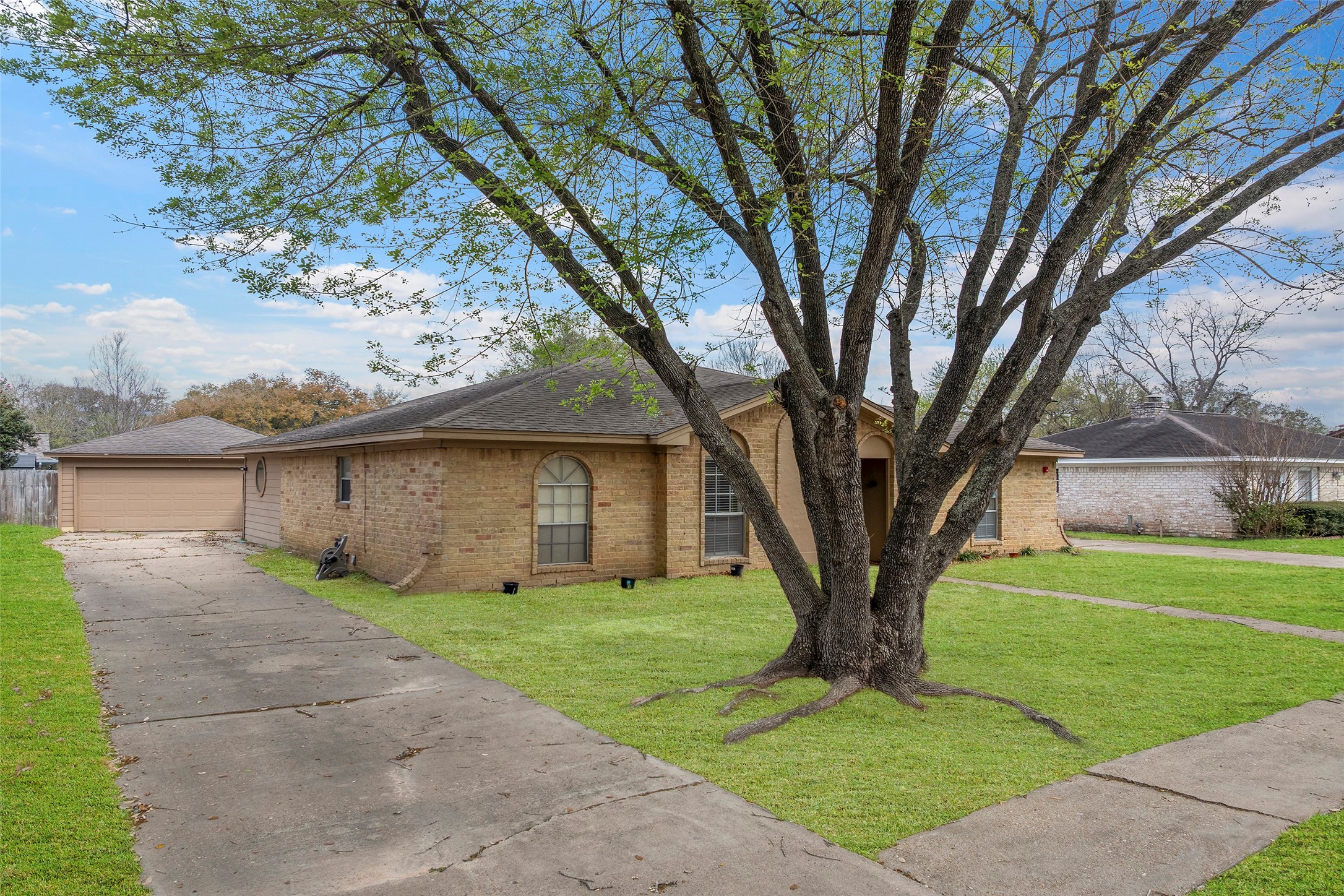 22114 Merrymount Drive Property Photo 3