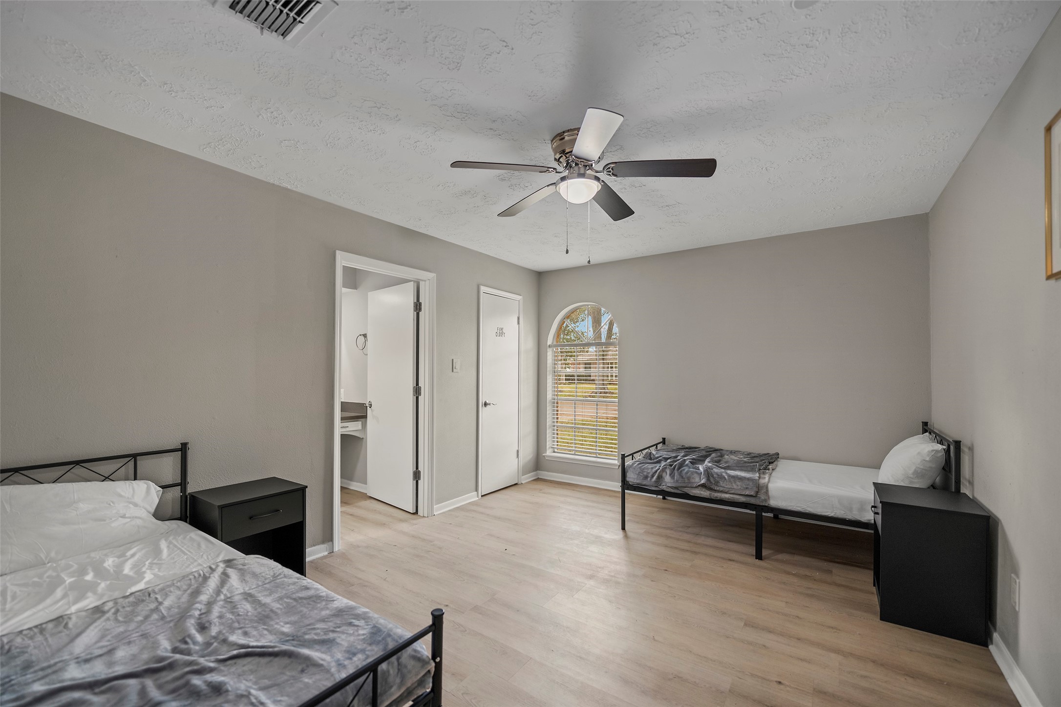 22114 Merrymount Drive Property Photo 8