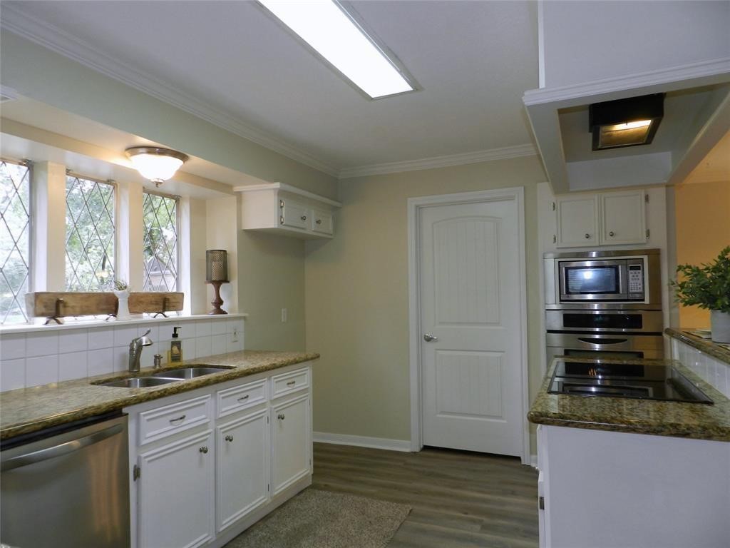 9403 Oxted Lane Property Photo 7