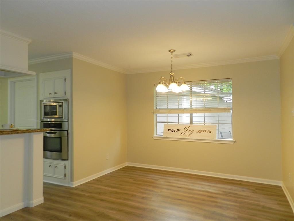 9403 Oxted Lane Property Photo 10