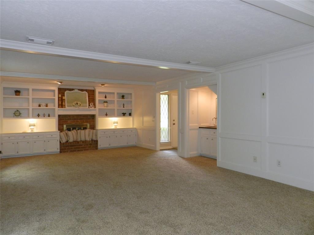 9403 Oxted Lane Property Photo 14