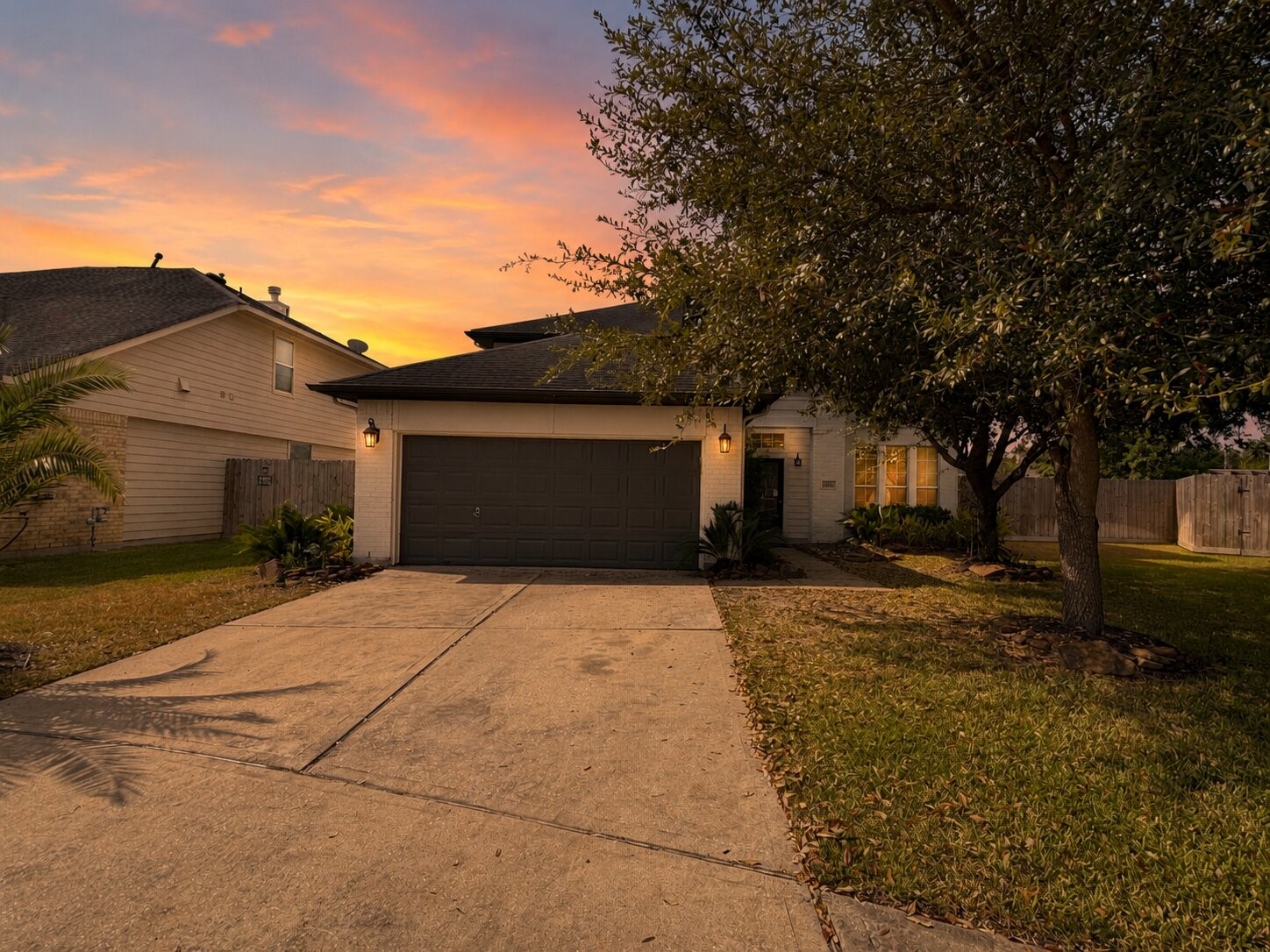 16935 Jelly Park Stone Drive Property Photo 1