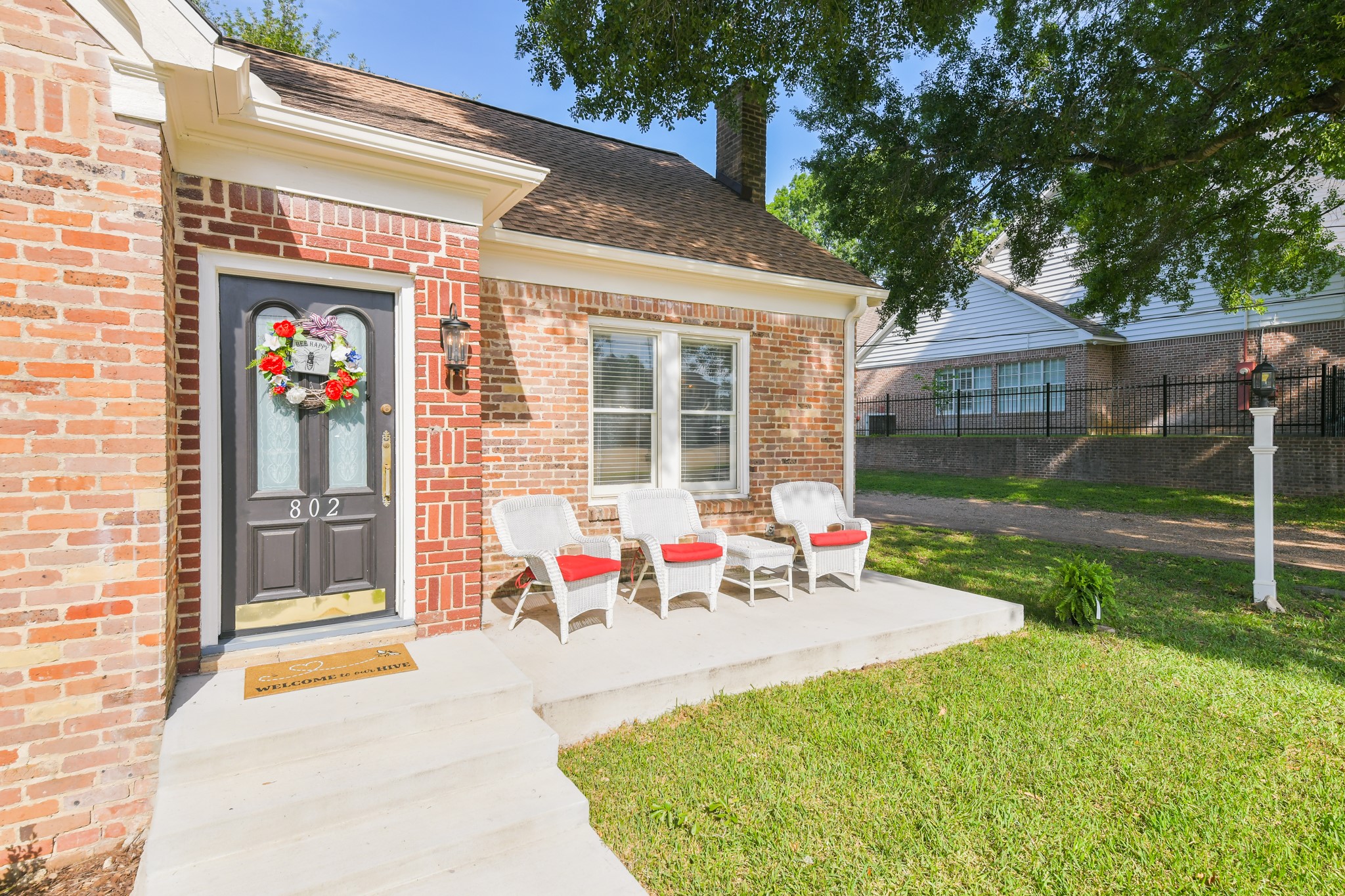 802 S Day Street Property Photo 3