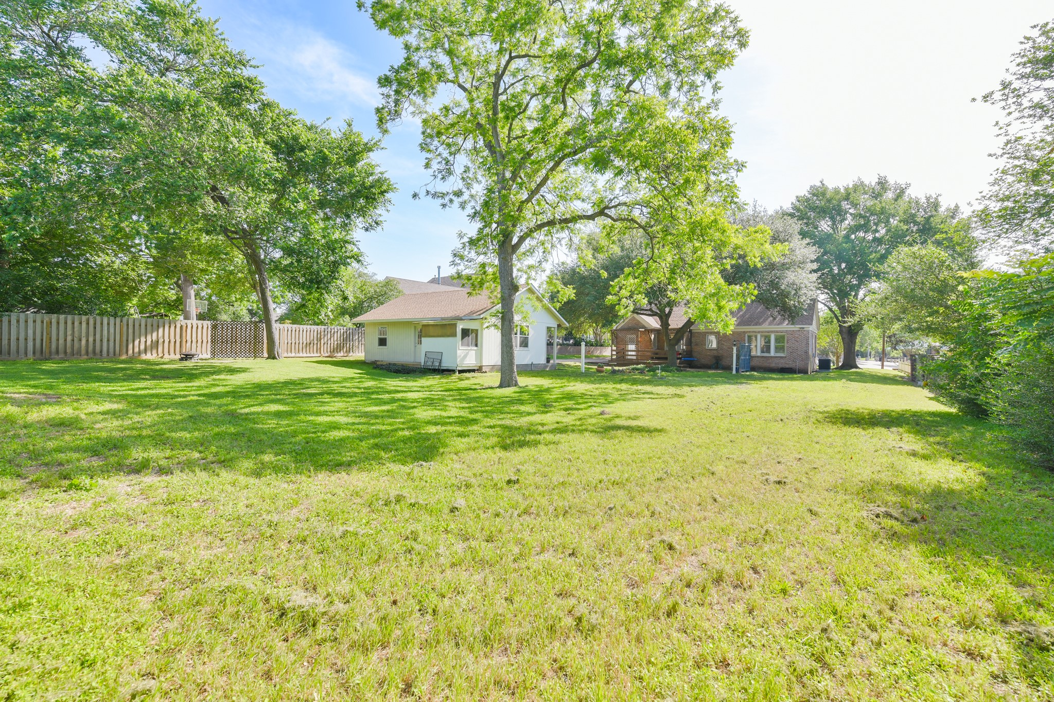 802 S Day Street Property Photo 8