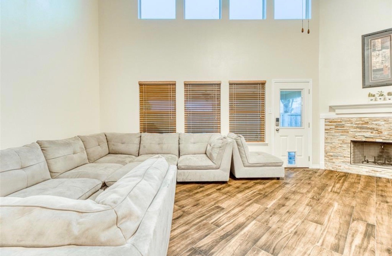 7618 Blossommist Ln Property Photo 6